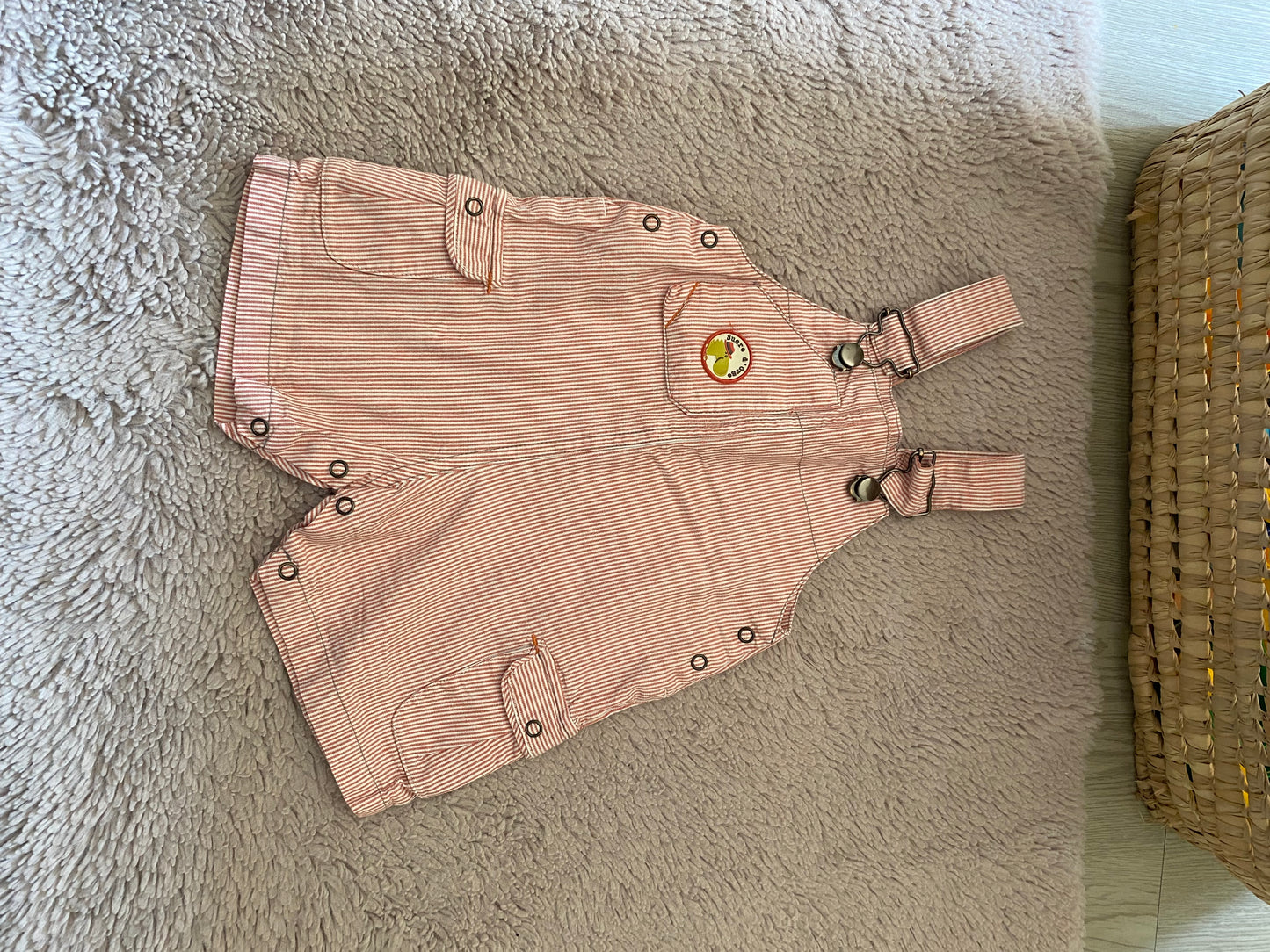 🔴 Salopette short rouge rayé – 3 mois – sans marque