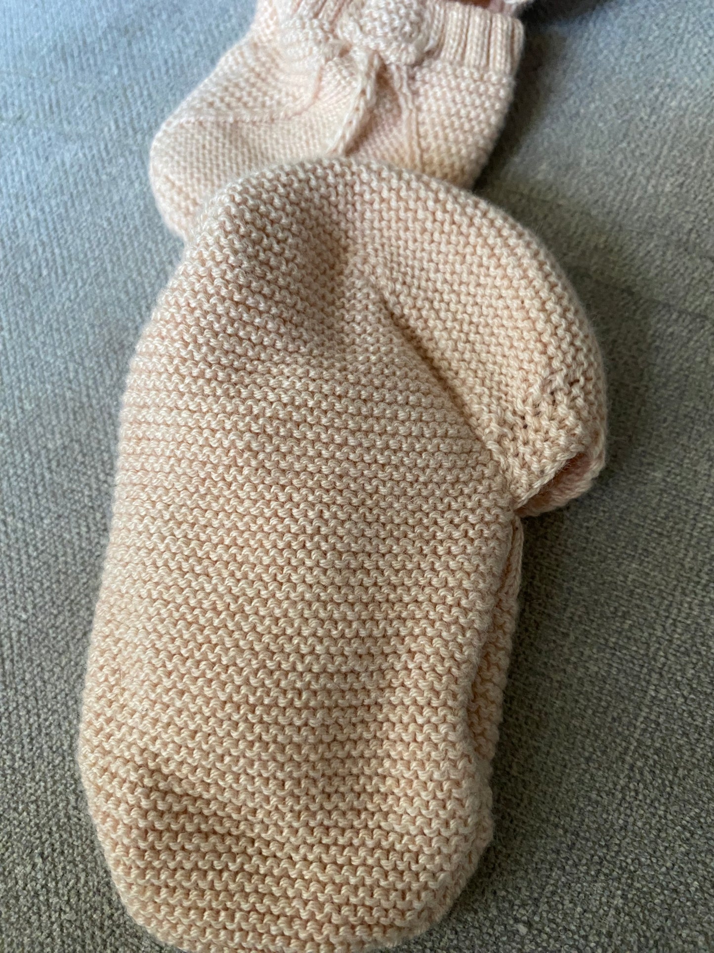 Chaussons Bébé Tricotés – Rose Poudré – Taille 9M