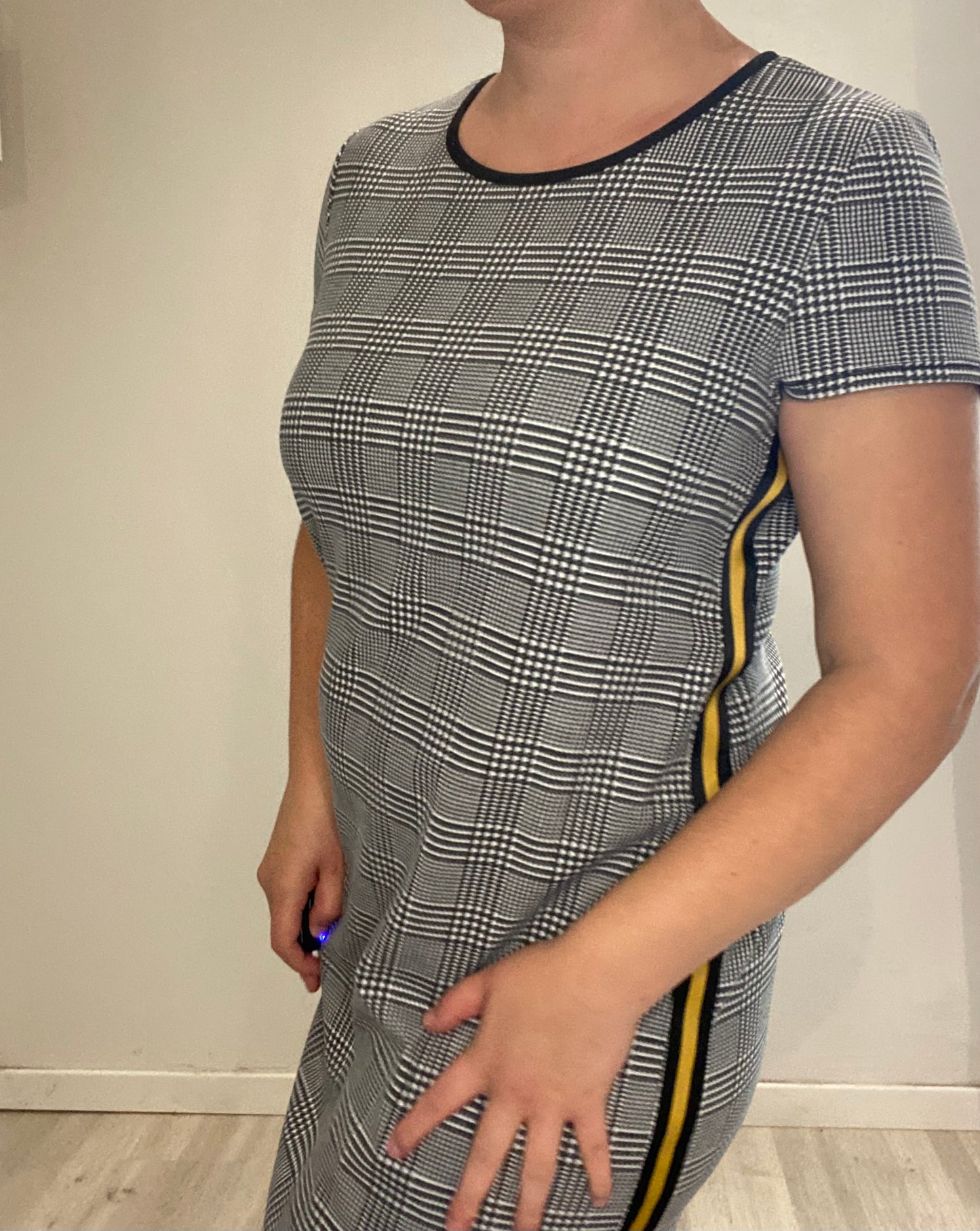 Robe droite manches courtes