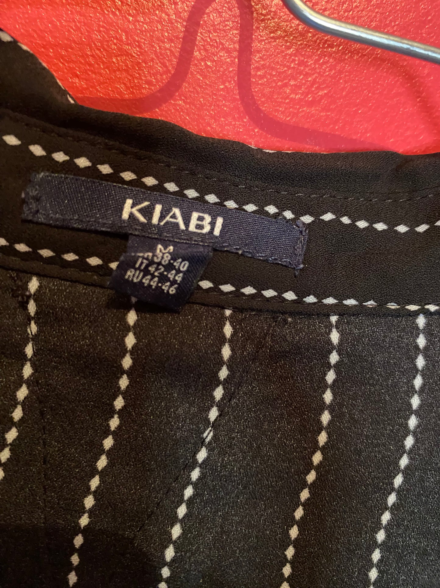 Chemise noire fluide à rayures blanches – Kiabi – Taille M