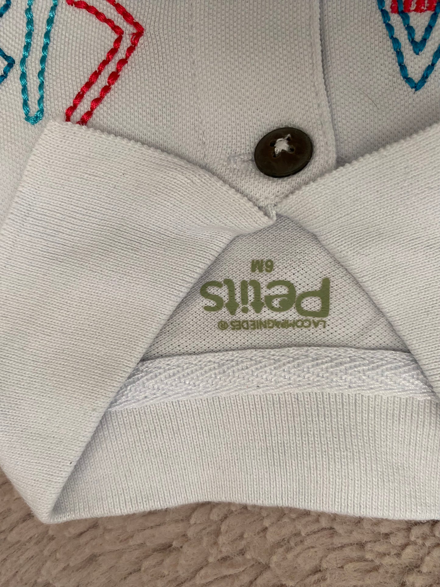 🤍 Polo blanc motif indien – La Compagnie des Petits – 6 mois