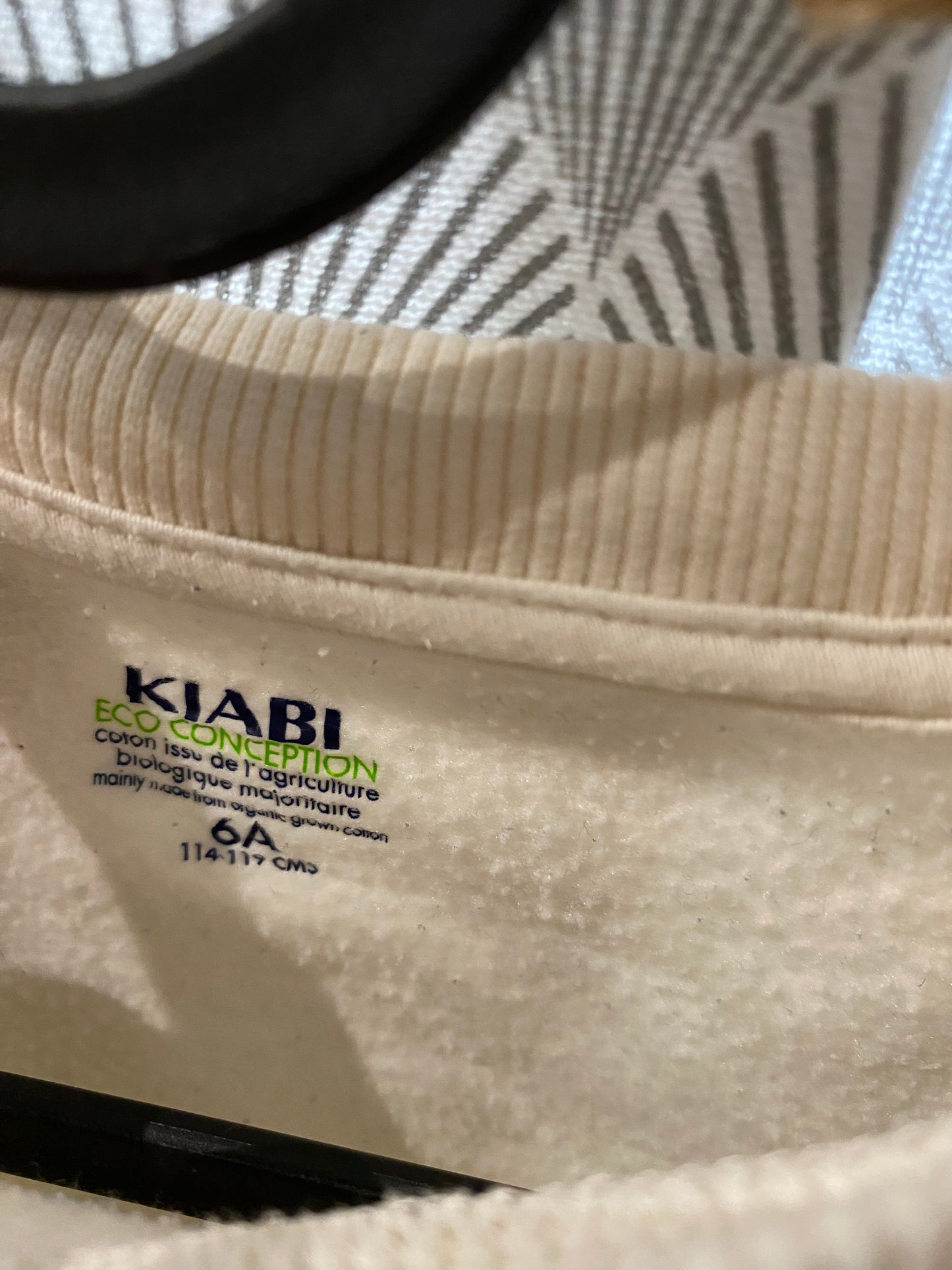 Sweat crème “LOVE” avec patte de tigre – 6 ans – Kiabi