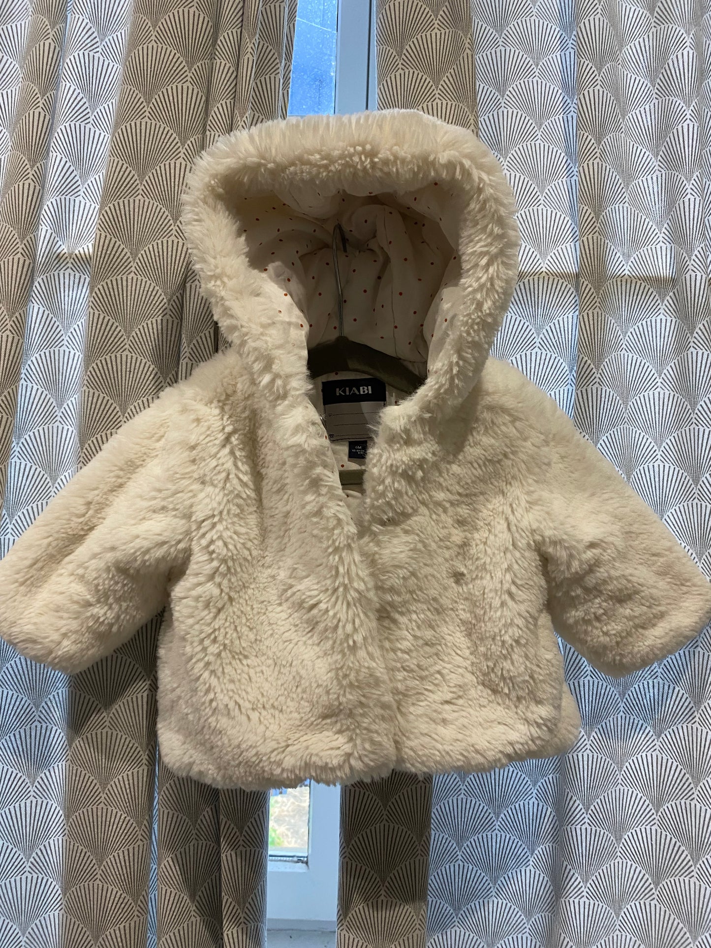 🤍 Manteau pilou crème – Kiabi – 6 mois