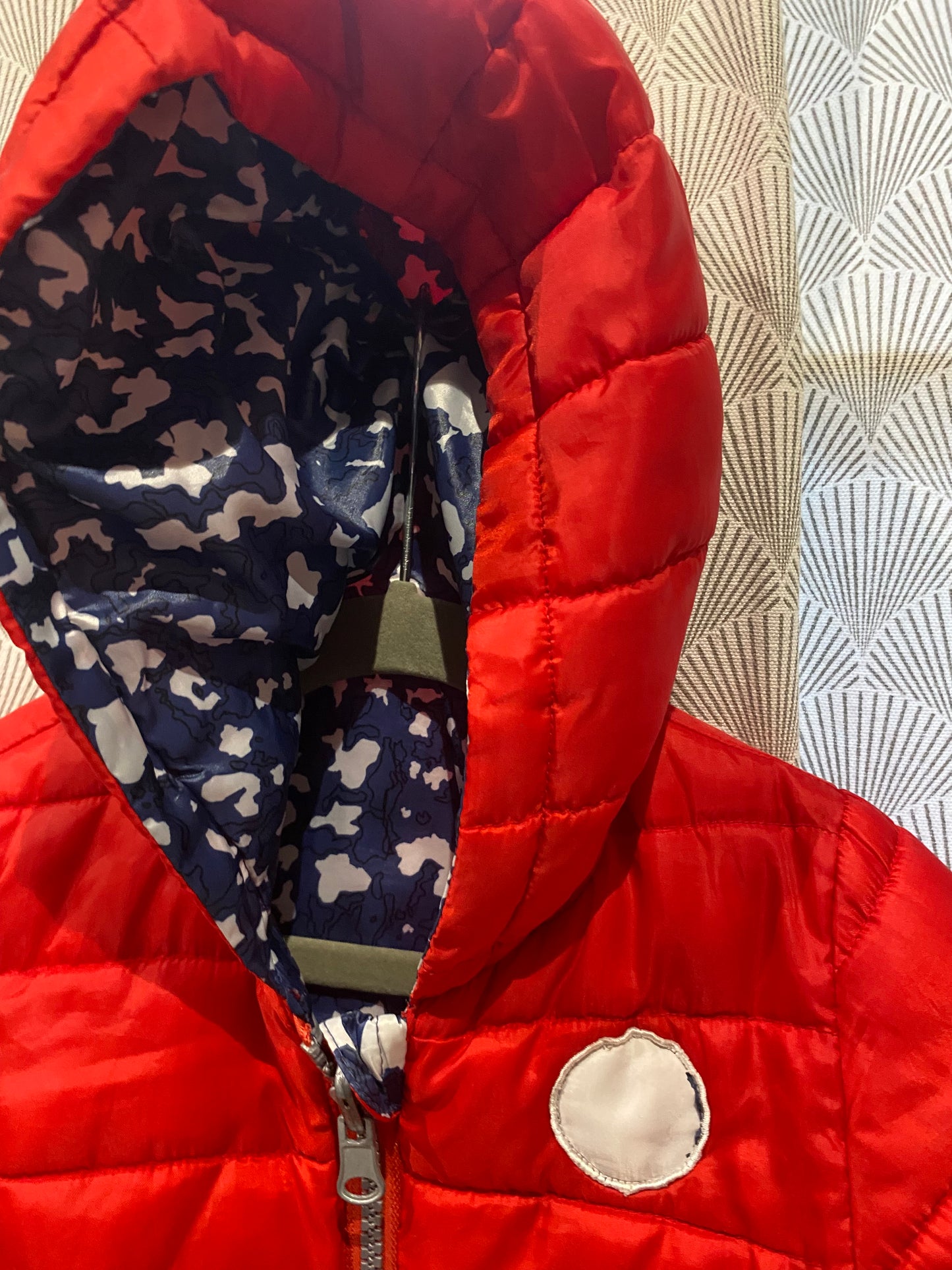 🌀 Doudoune légère réversible – 3 Pommes – 6/9 mois