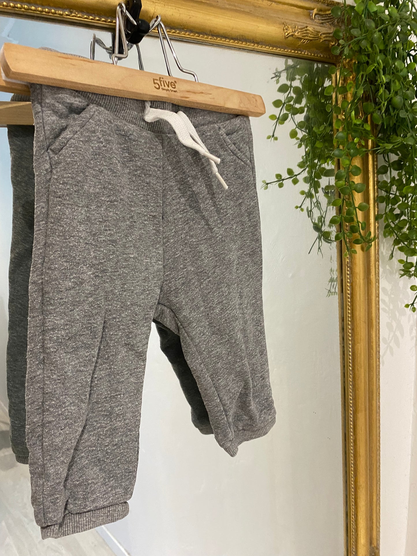 Jogging gris 9 mois