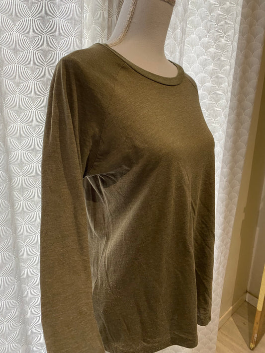 T-shirt basique kaki MANGO – Taille M 🌿👚