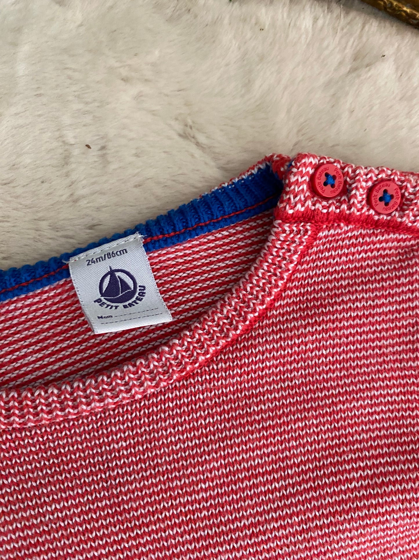 Pull rouge et blanc Petit Bateau – 24 mois ❤️🤍