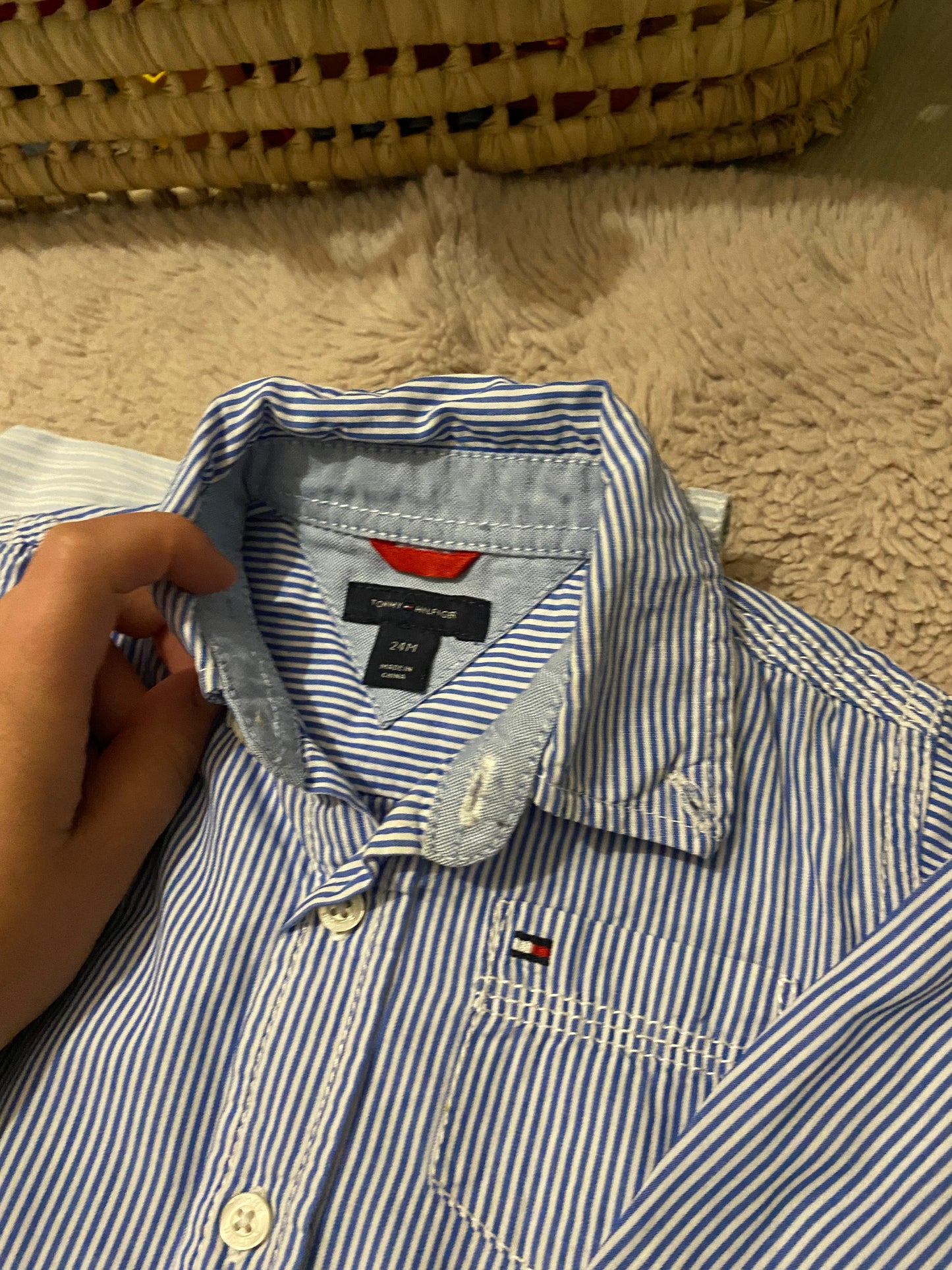 👕 Lot 2 chemises légères bébé – H&M + Tommy Hilfiger – 24 mois – Très bon état