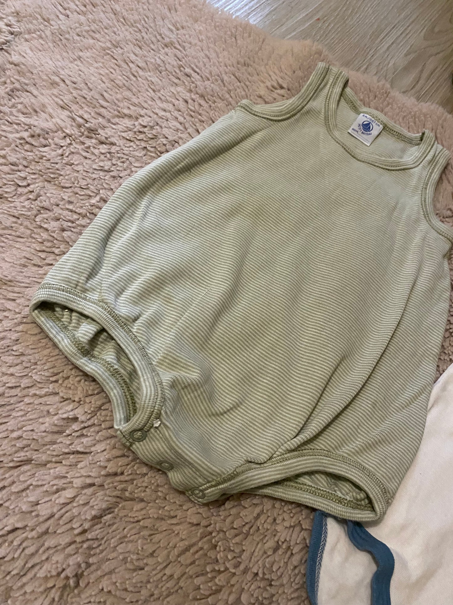 Lot Petit Bateau – Body débardeur + barboteuse – 6 mois