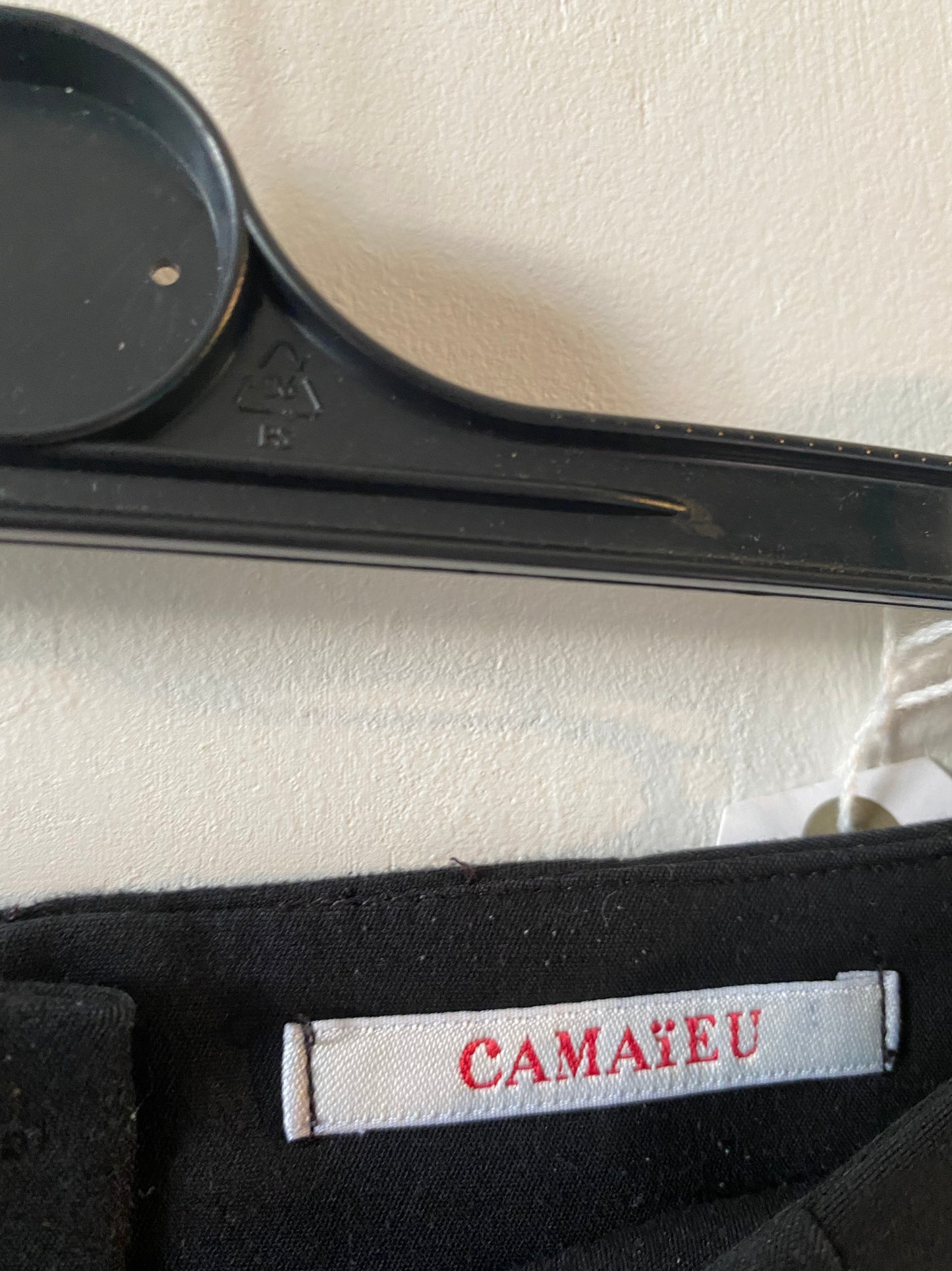 Jupe crayon courte noire – Zip doré – Camaïeu – Taille 38