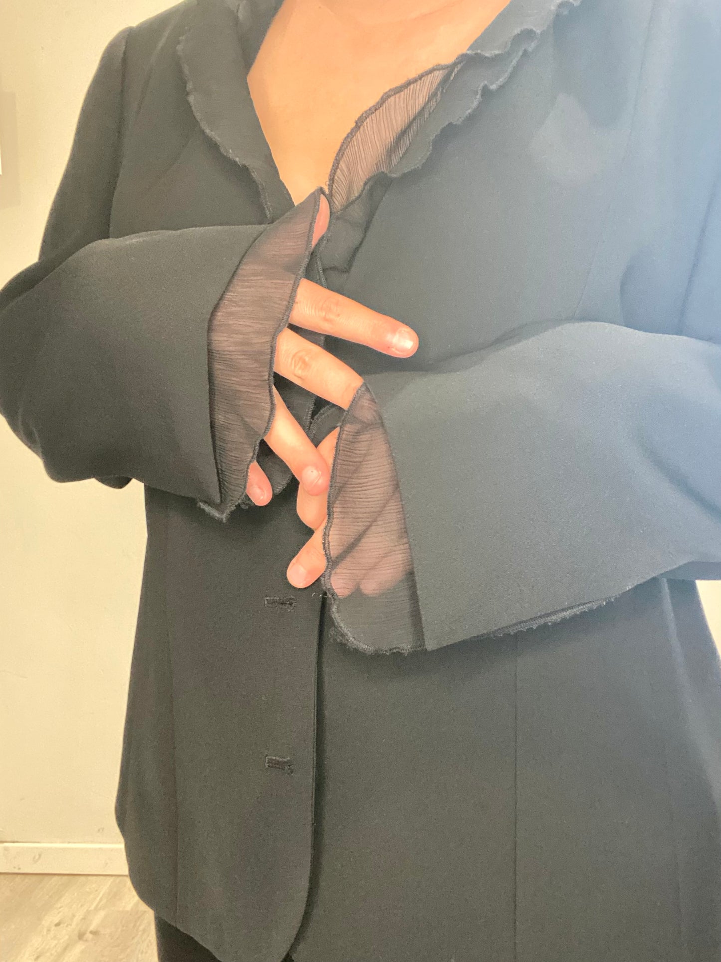 Veste blazer noire effet froufrou