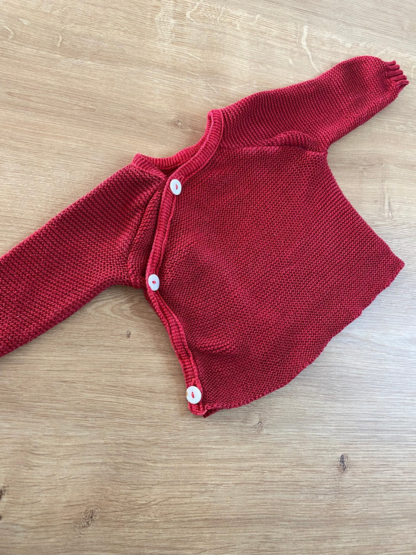 Brassière rouge 1 mois