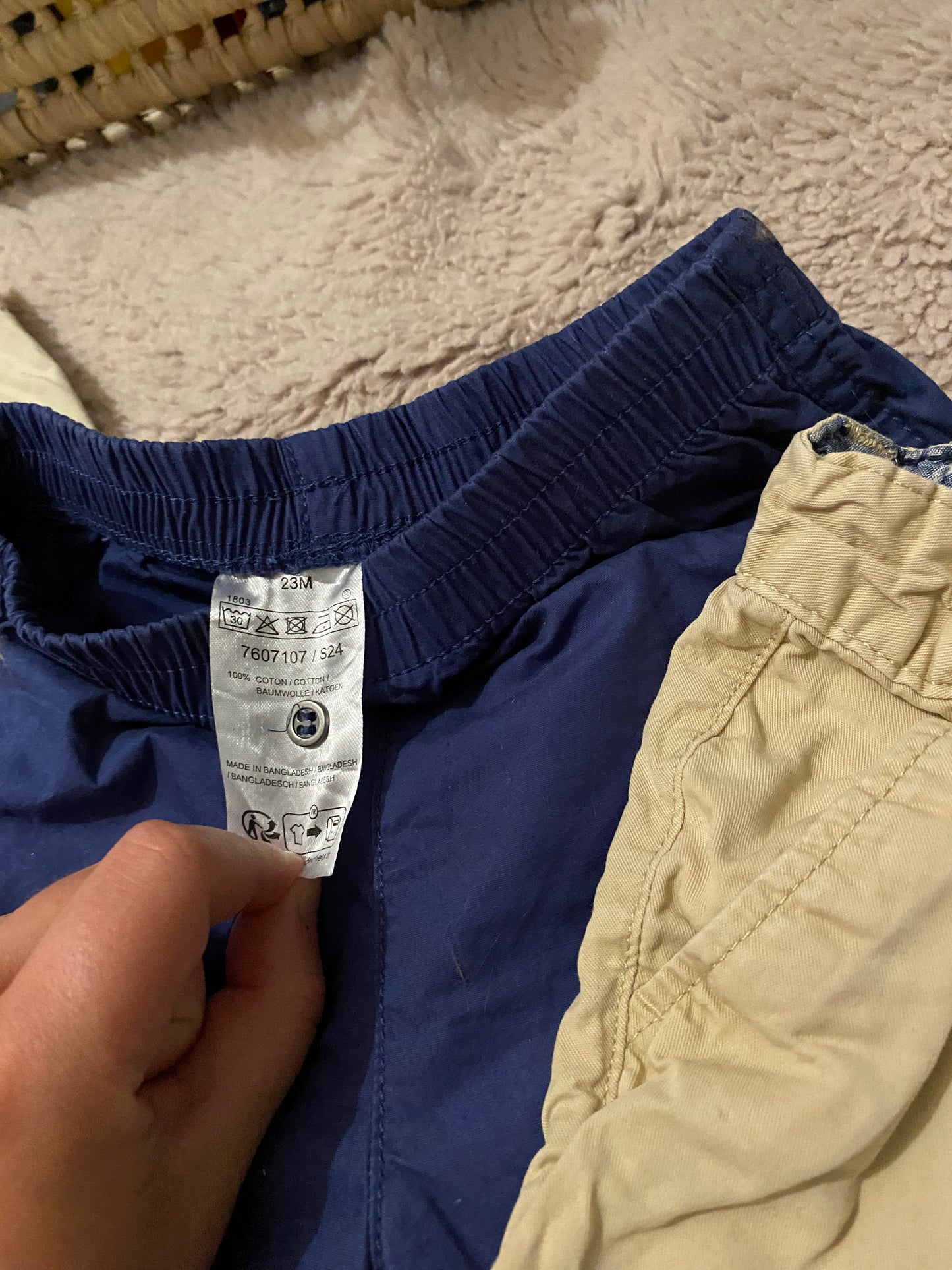 🩳 Lot 3 shorts longs bébé garçon – 24 mois – 2 beiges + 1 marine – Très bon état