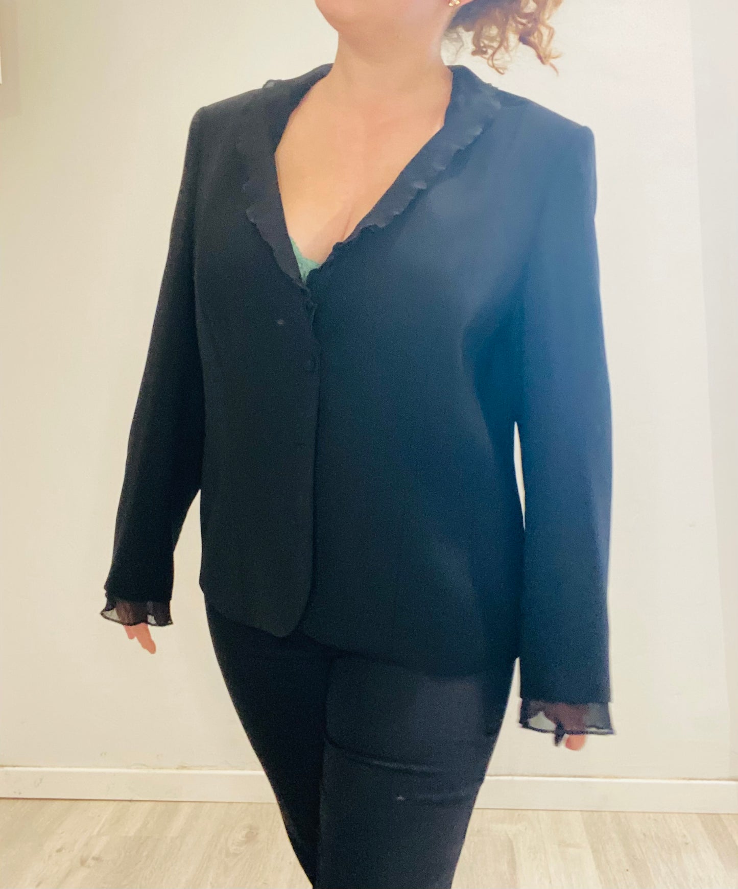 Veste blazer noire effet froufrou