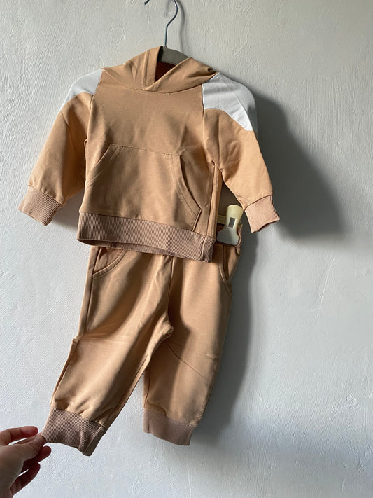 Ensemble jogging beige et blanc Shein - 6 mois (taille 68)