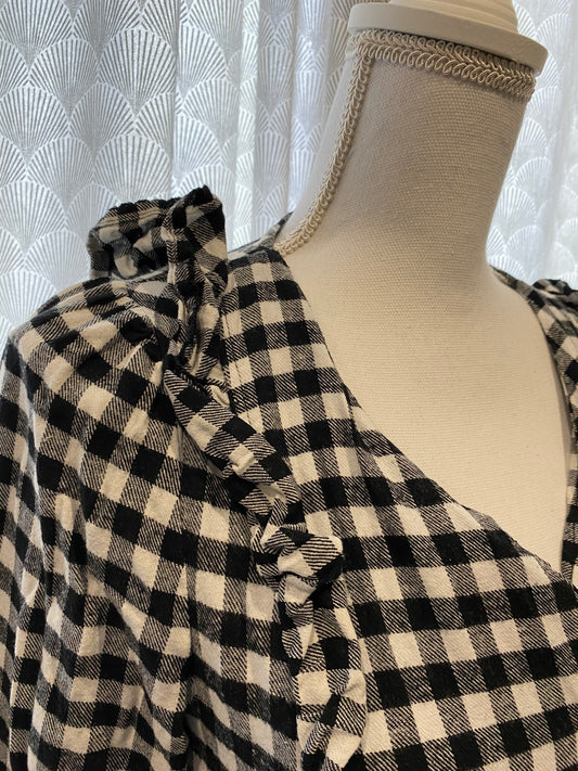 Chemise épaisse à carreaux noir & blanc avec froufrous épaules – Charlior – M