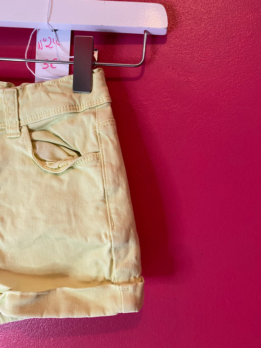 Short jaune 7 ans
