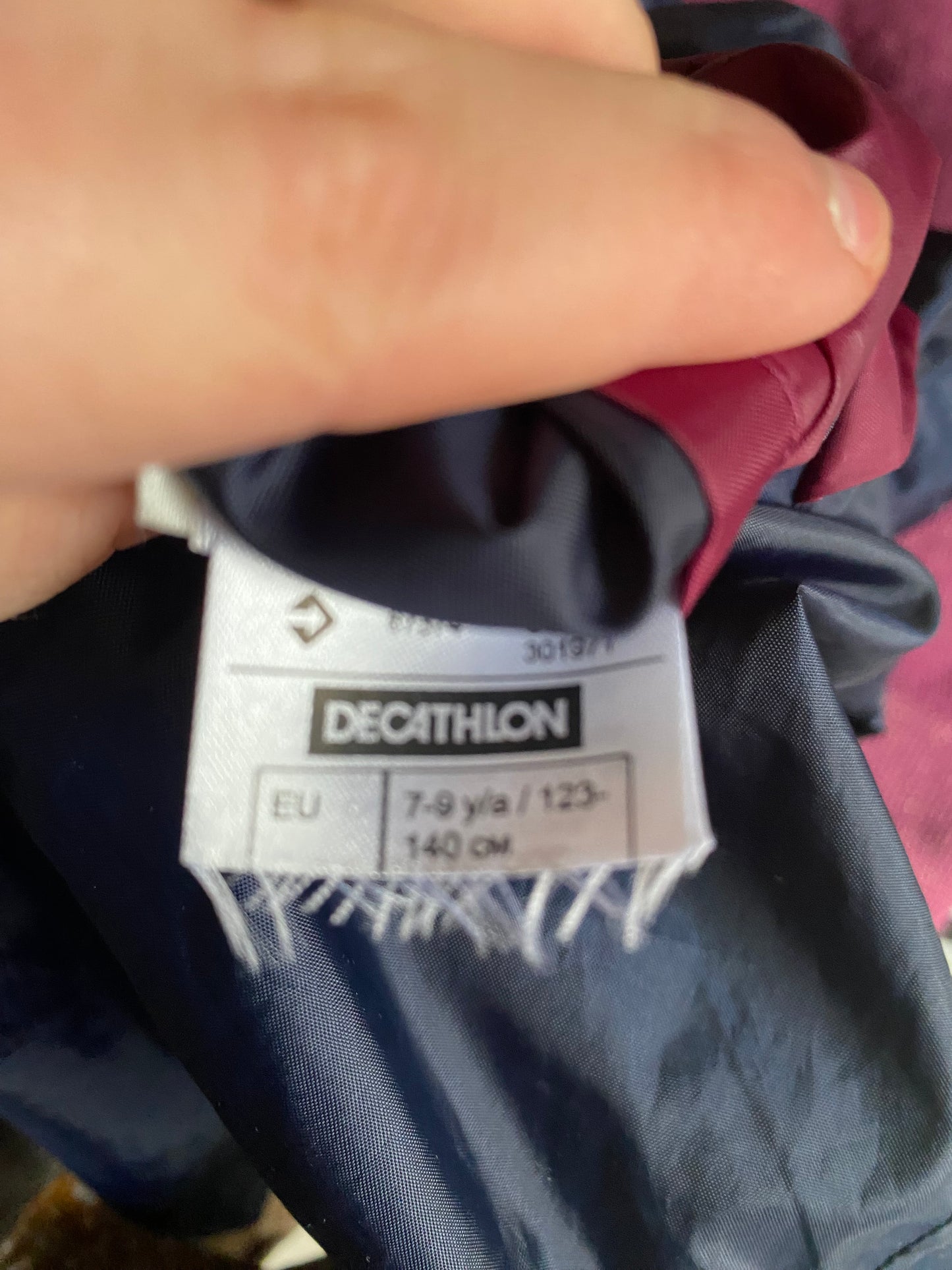 Coupe-vent / K-Way bleu marine et fuchsia – Taille 8 ans