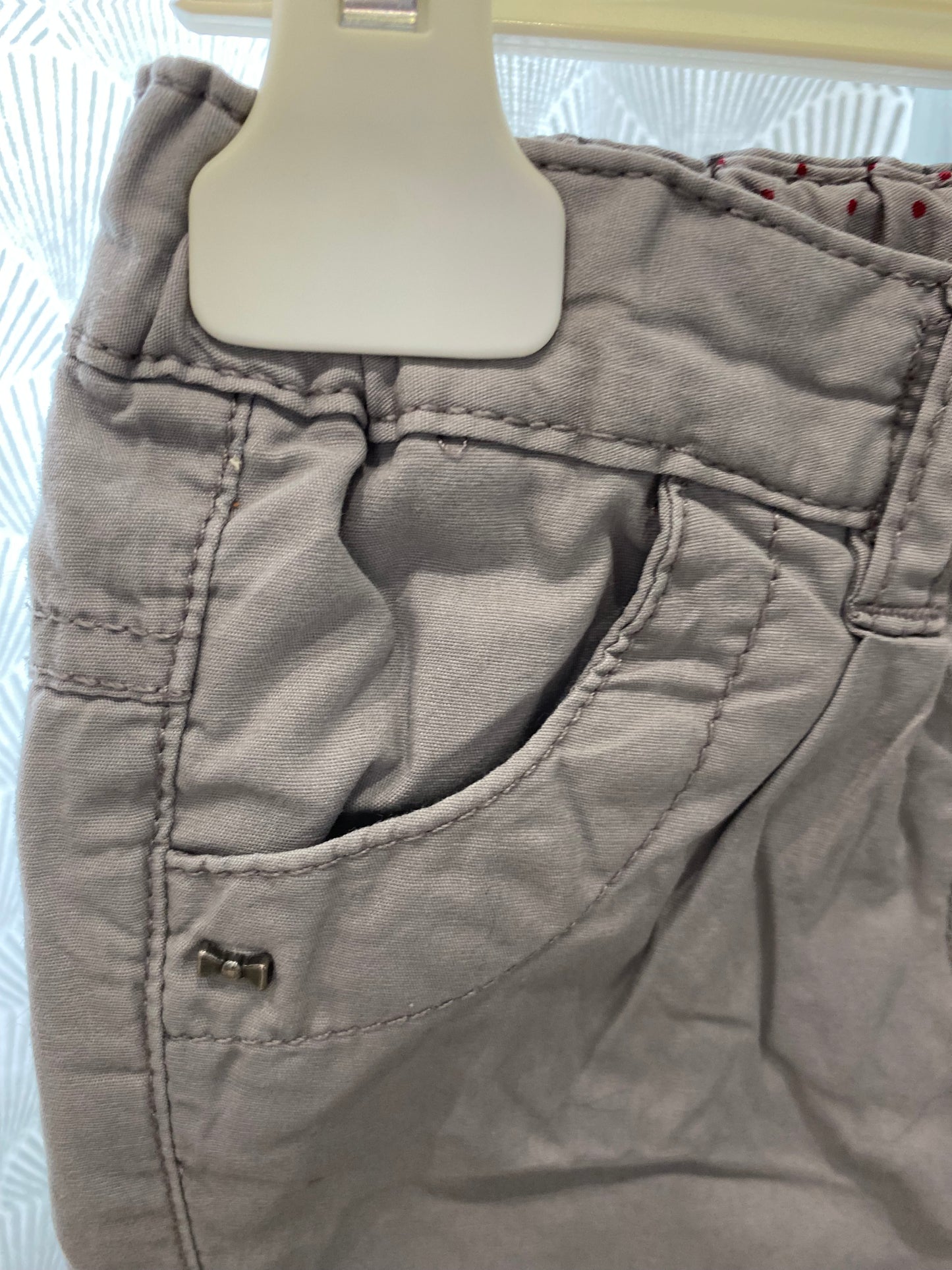 Pantalon gris – 9 mois – Kitchoun
