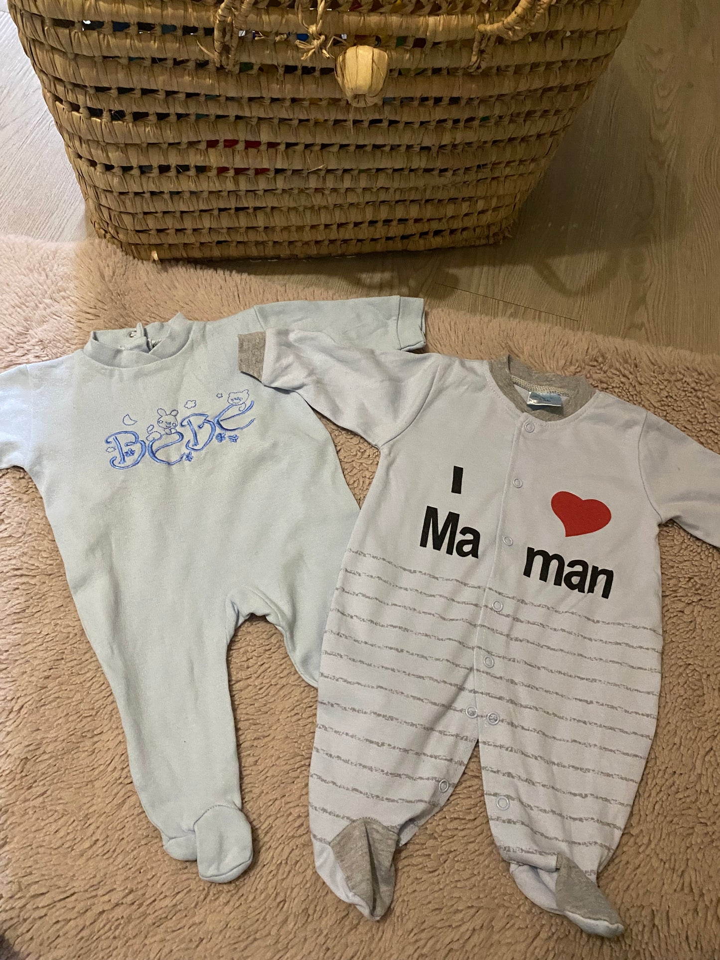 Lot 2 pyjamas bébé – Sans marque – 3 mois