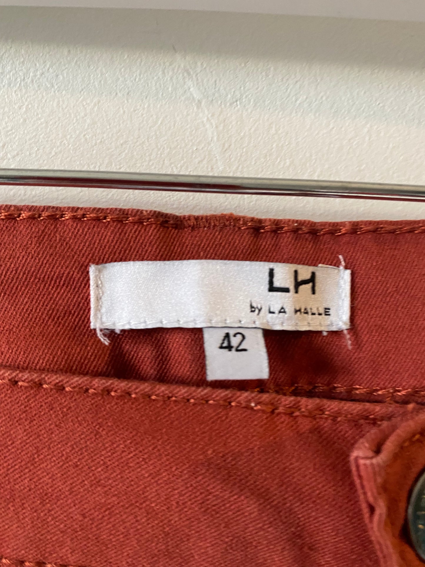 Pantalon couleur rouille – Taille 42 – La Halle