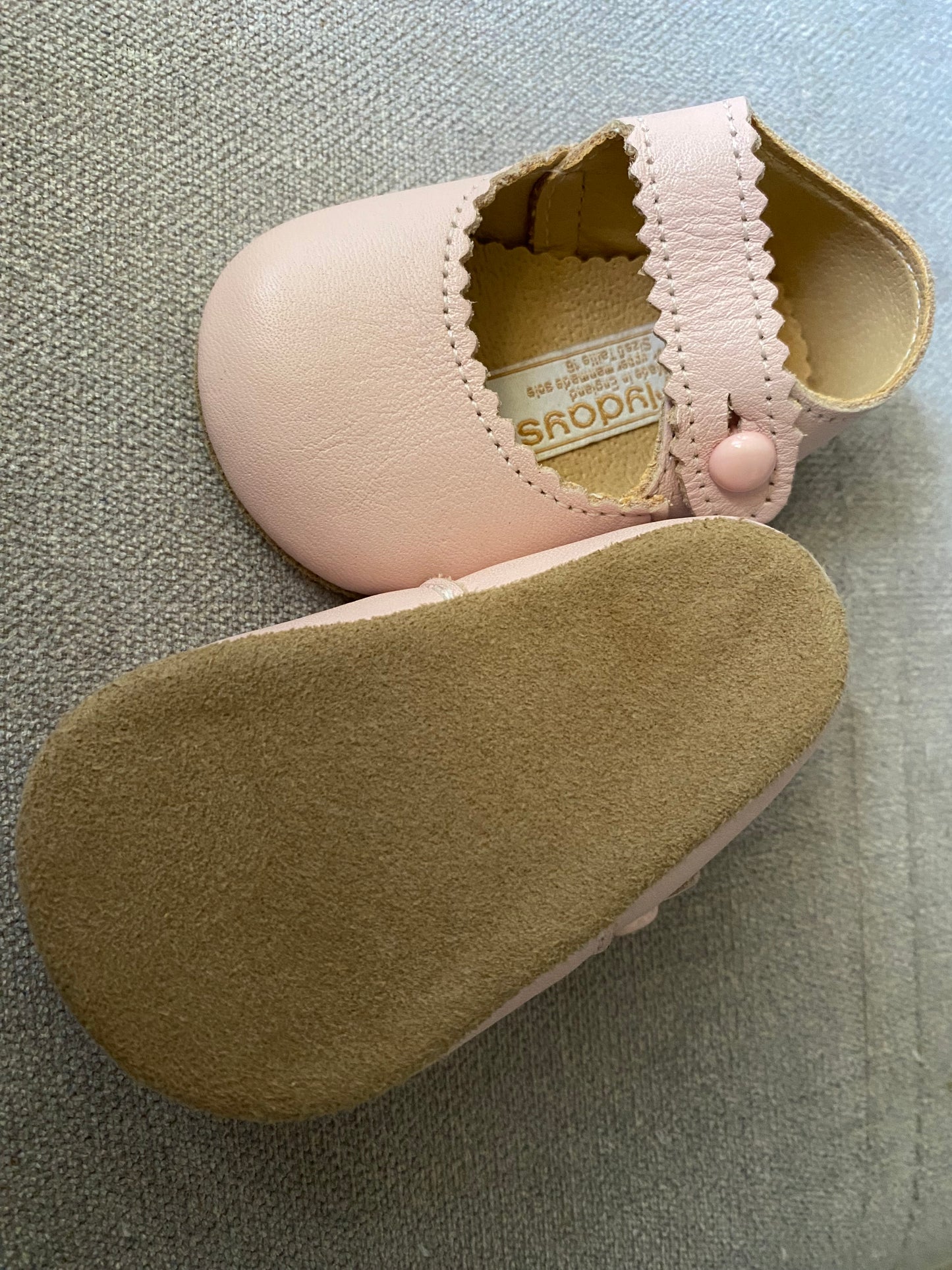 Chaussons bébé cuir rose pâle Early Days – Taille 16 – Souples & adorables