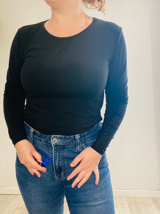 Haut noir manches longues