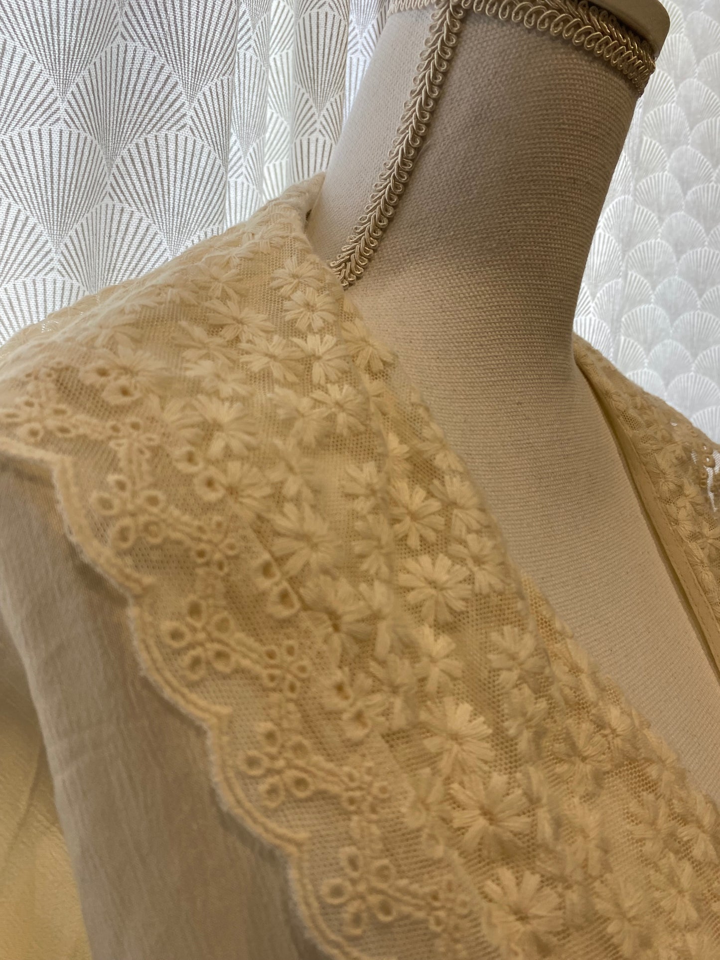 Blouse crème col dentelle – Zara – taille XL