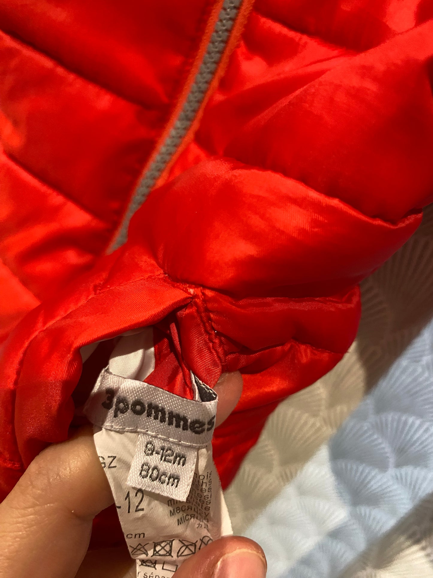 🌀 Doudoune légère réversible – 3 Pommes – 6/9 mois