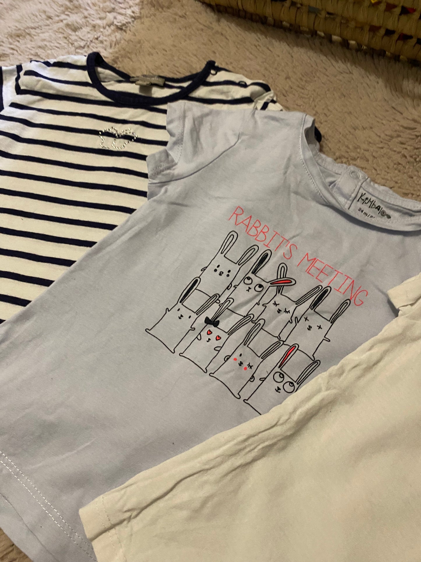 đ Lot 3 t-shirts bĂ©bĂ© 24 mois â Kimbaloo â TrĂšs bon Ă©tat
