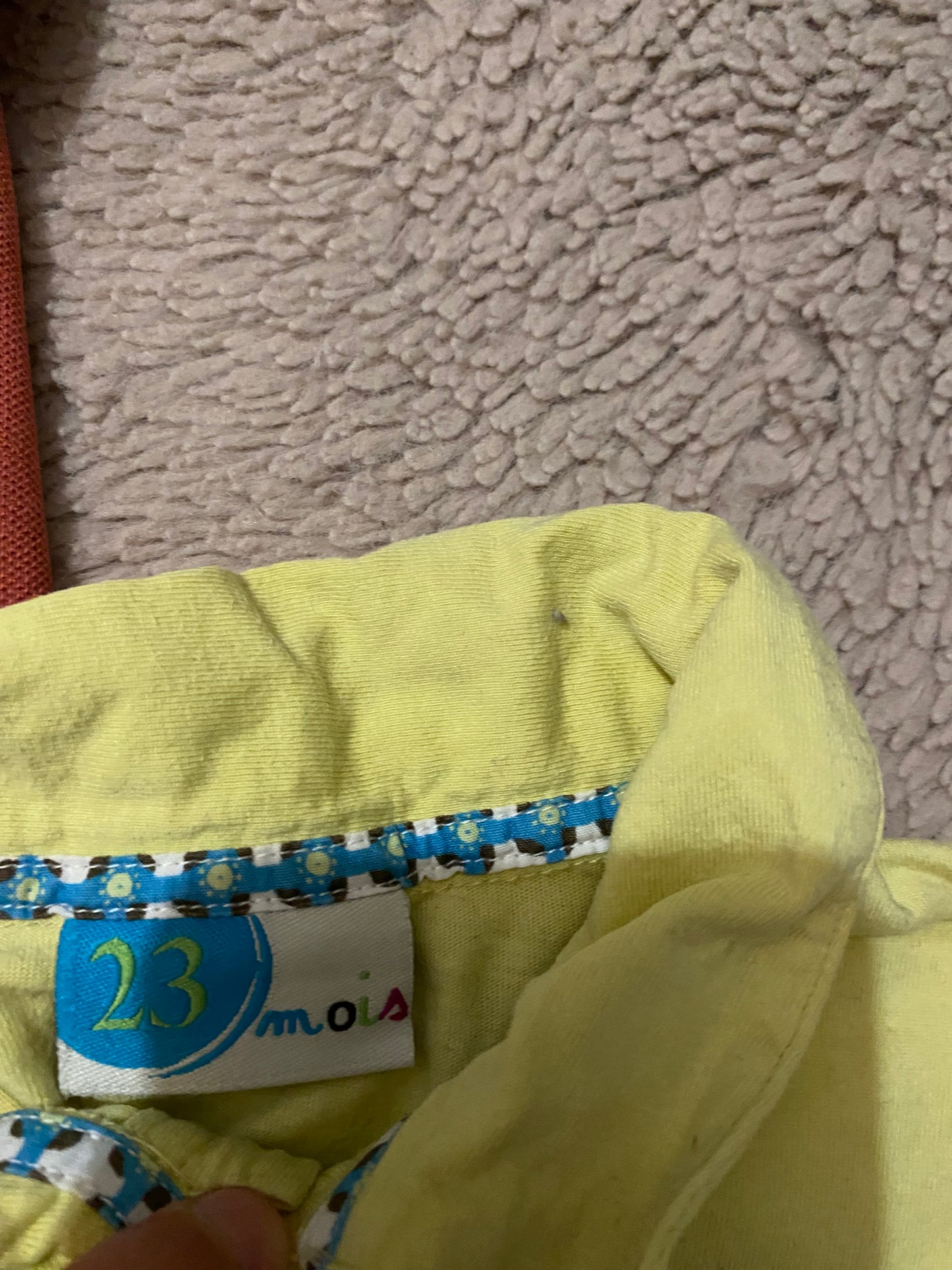 👕 Lot 2 polos bébé 24 mois – manches courtes – vert anis & rouille – ancienne collection
