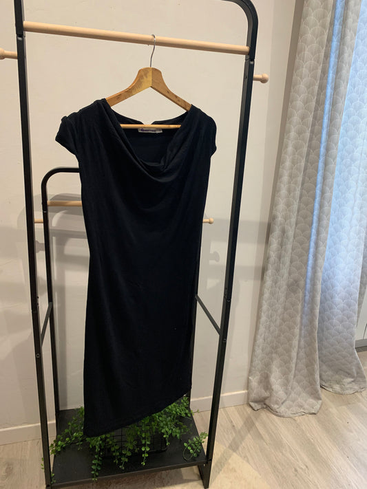 Robe noir col drapé