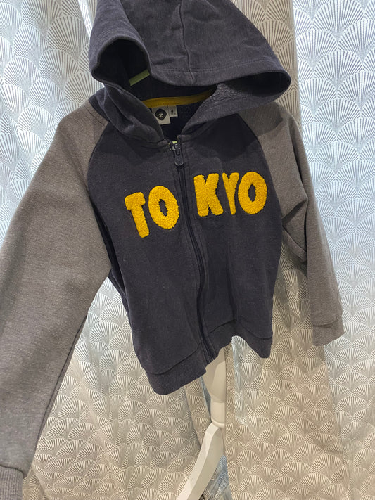 Gilet sweat à capuche écriture “Tokyo” – 4 ans – Z