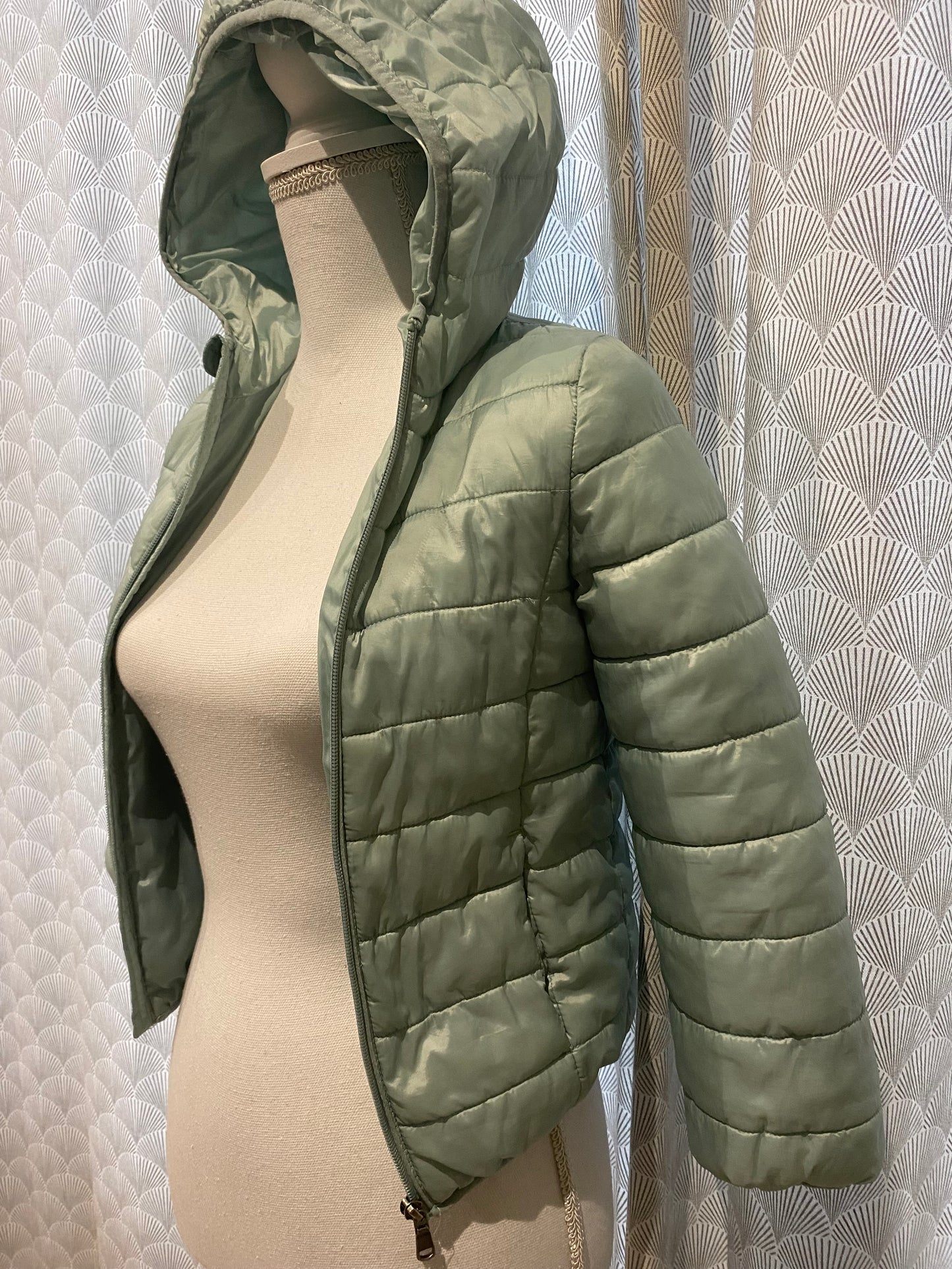 ❄️ Doudoune légère bleu ciel – Kiabi – 8 ans