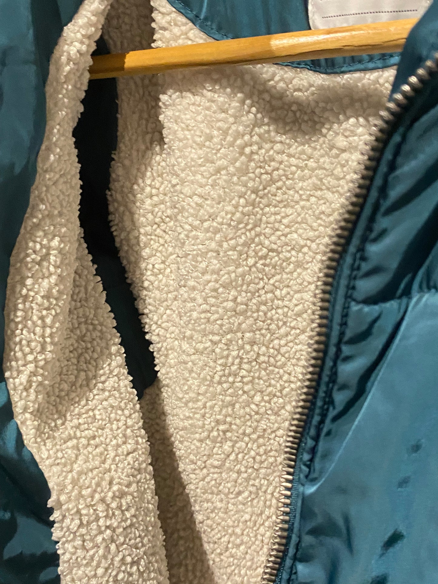 ❄️ Doudoune bleu intérieur moumoute – Okaïdi – 5 ans