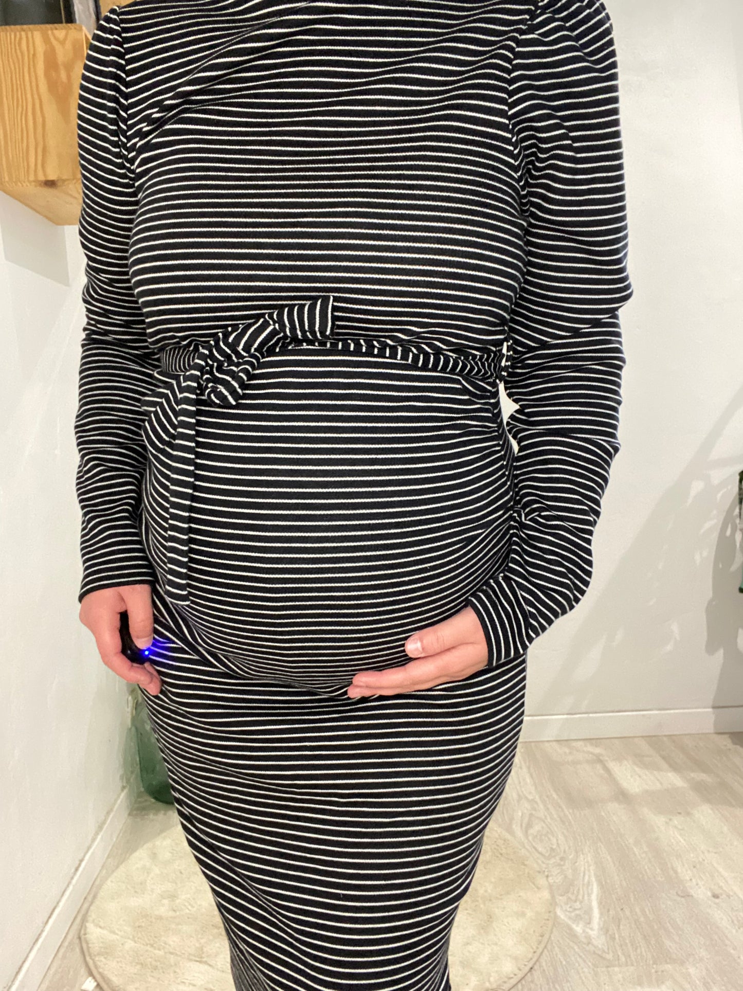 Robe moulante noire et blanche – Mamalicious – Taille M/L