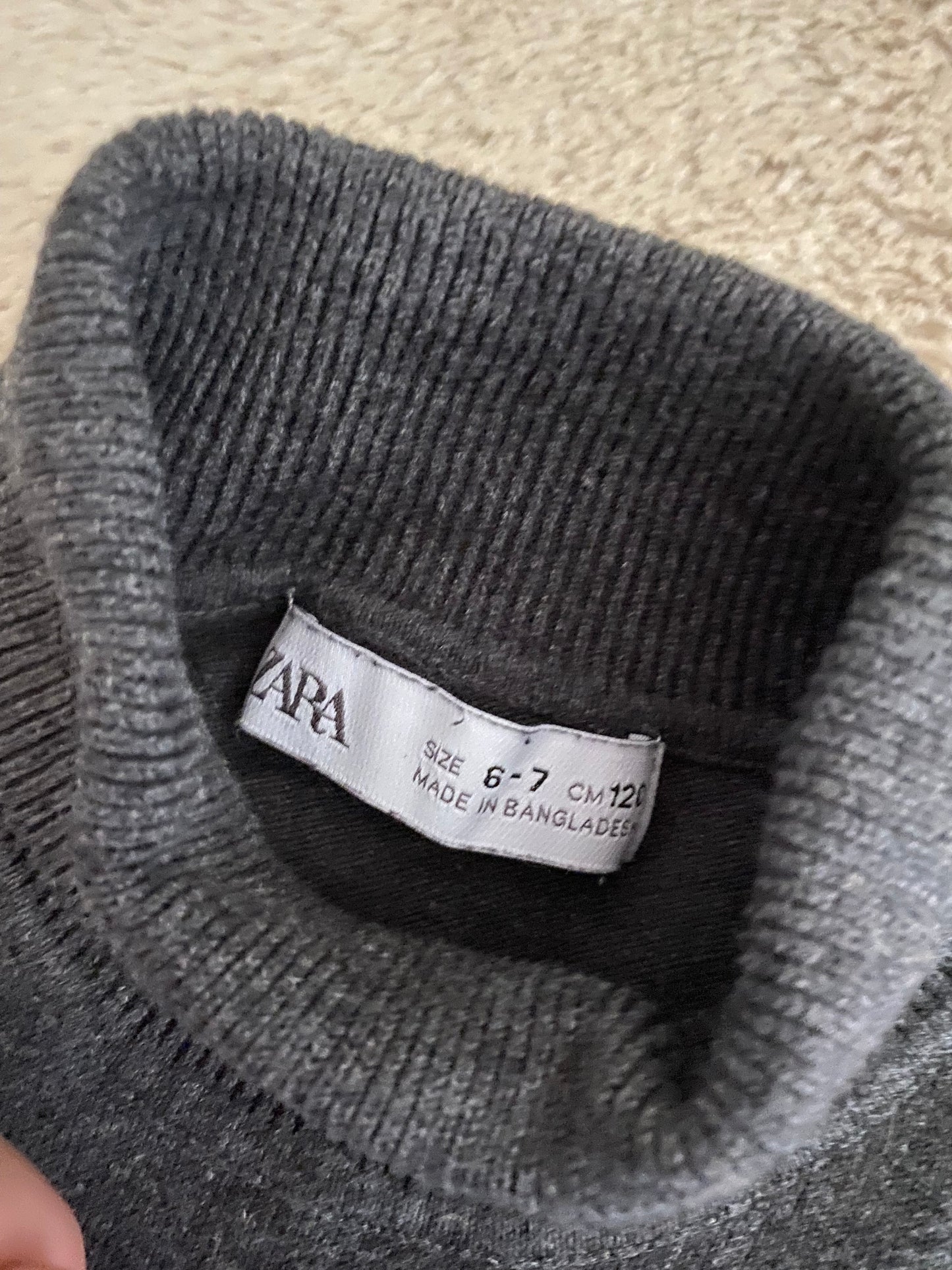 Col roulé anthracite Zara 6 ans / 7 ans