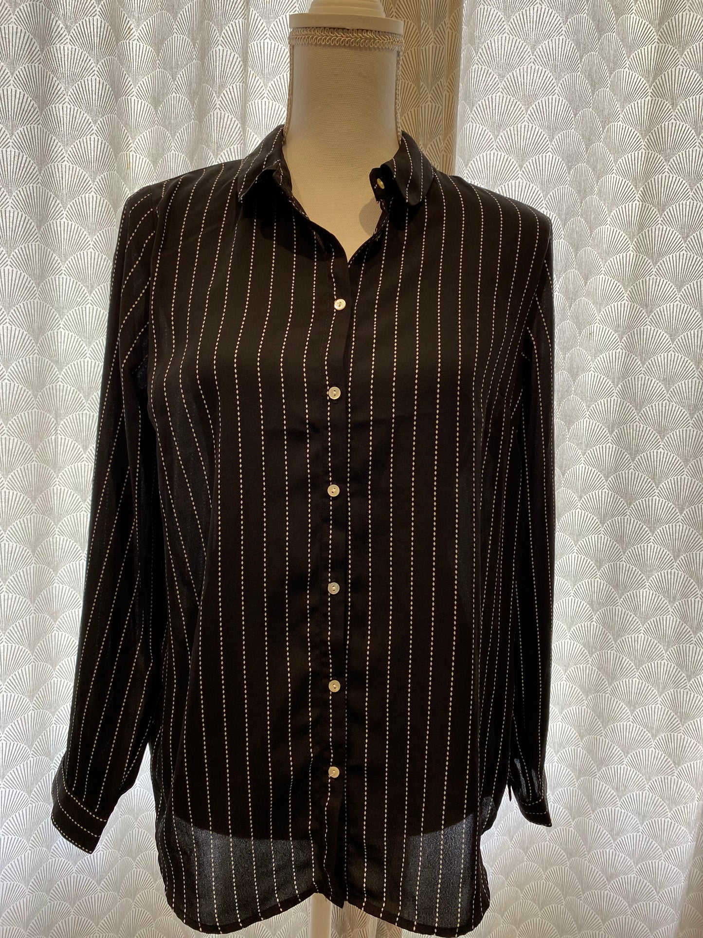 Blouse noire et blanche – Kiabi – taille M