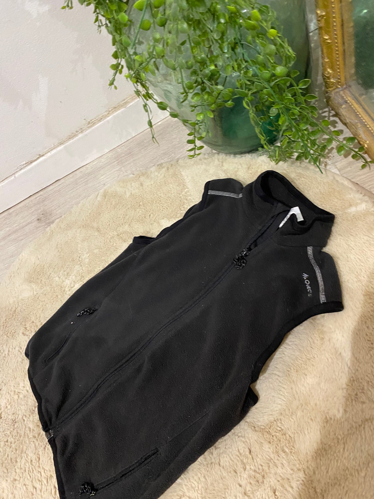 Gilet manches courtes polaire noir – Quechua – 8 ans