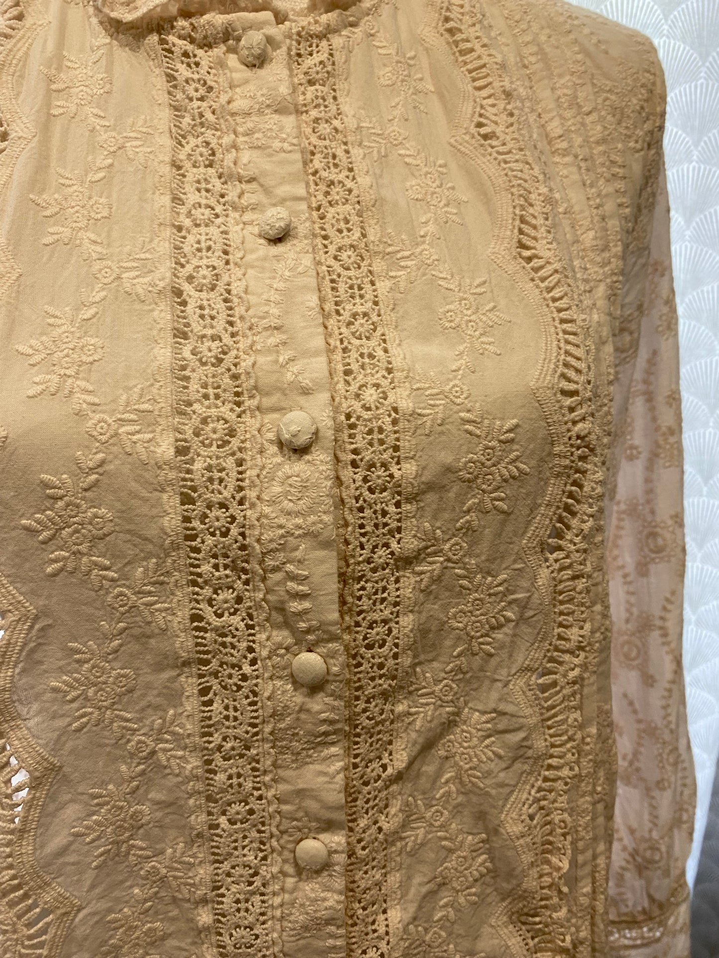 ✨ Chemise effet brodé écru rosé cintrée – Peace and Love – M/L