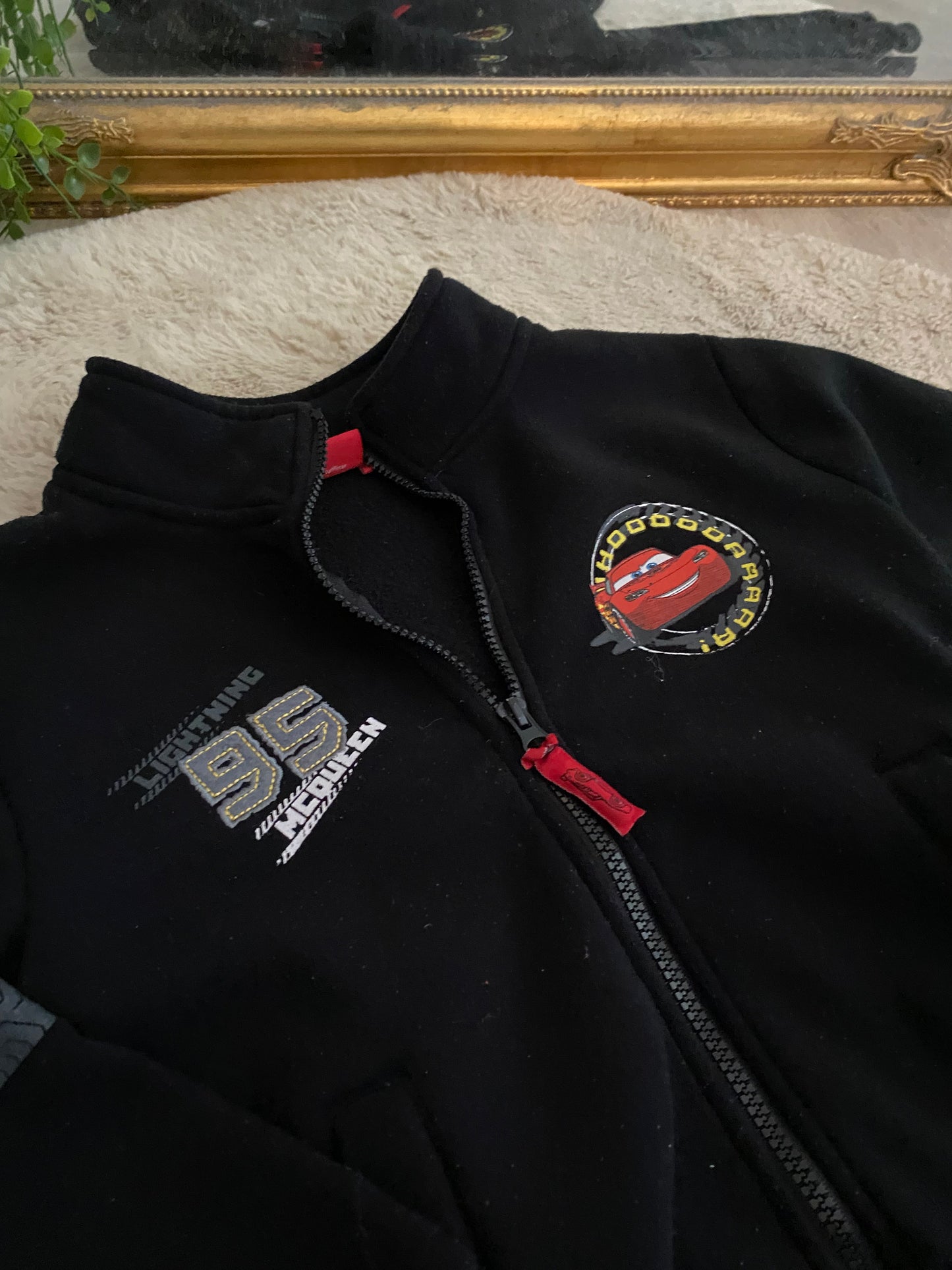 Gilet Cars zippé noir – 6 ans