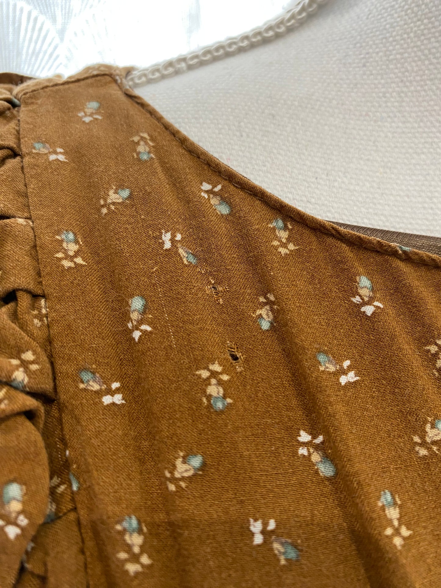 Robe marron à petites fleurs PULL & BEAR – Taille 36 🌸