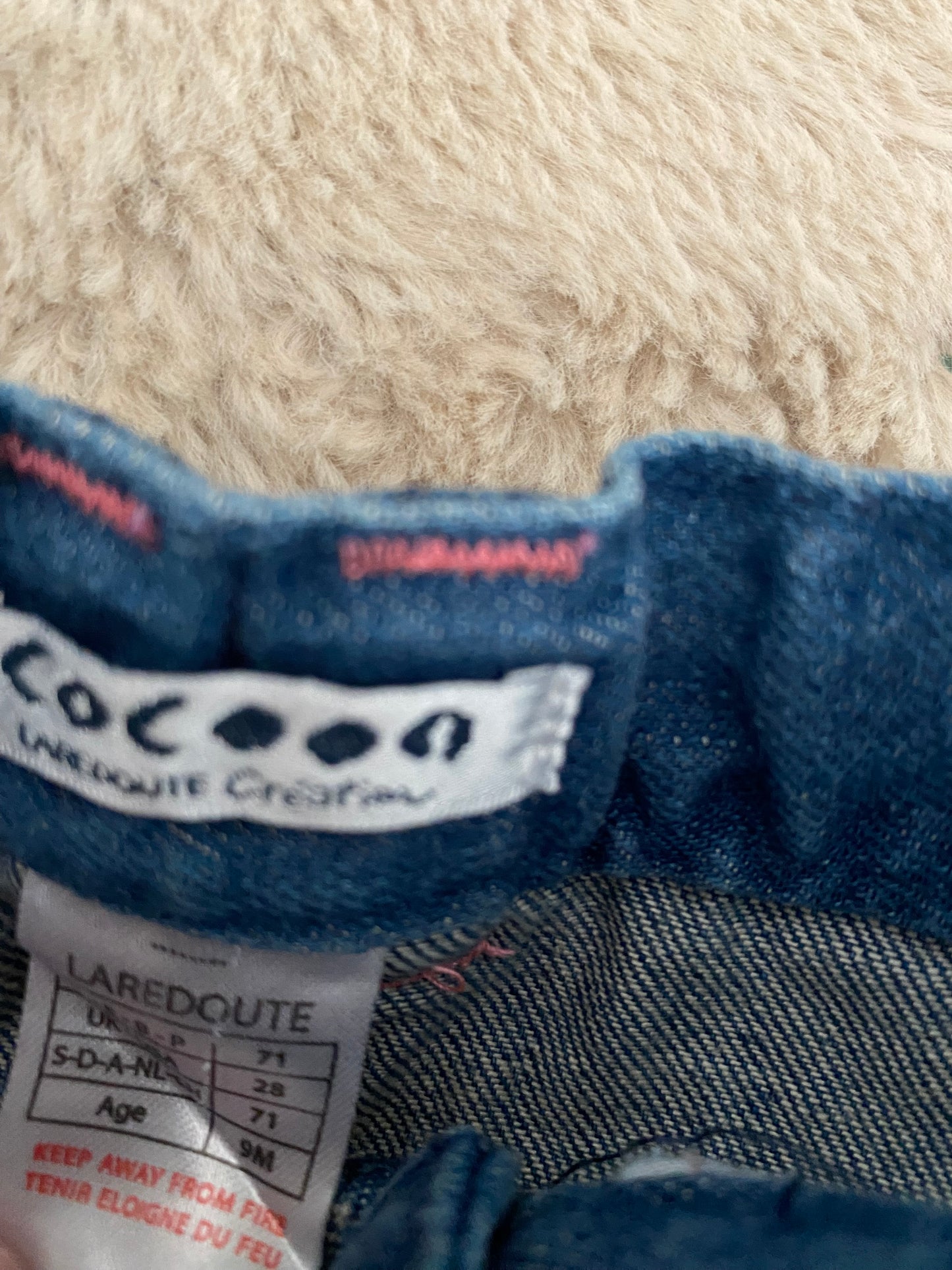 Jean regular avec boutons roses – 9 mois COCOON 👖🌸