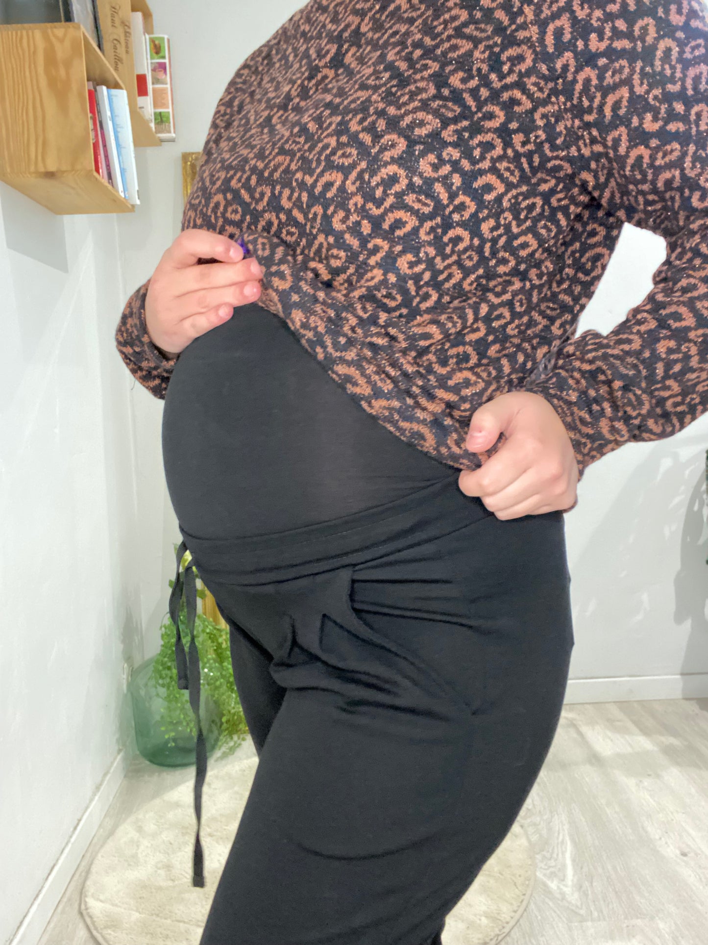 Pantalon noir effet chino – style jogging chic