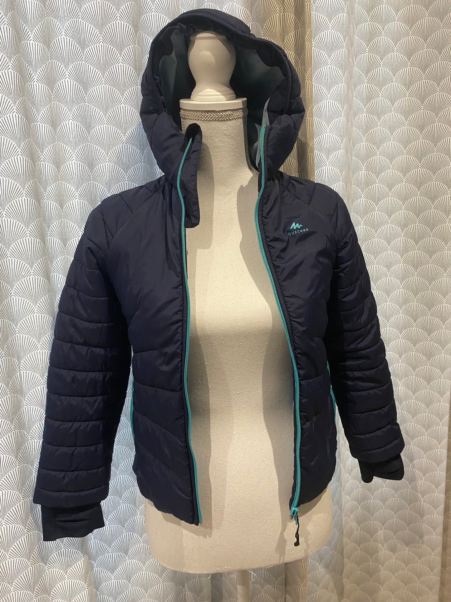 ❄️ Doudoune mi-saison bleu – Quechua – 8/9 ans – neuve sans étiquette