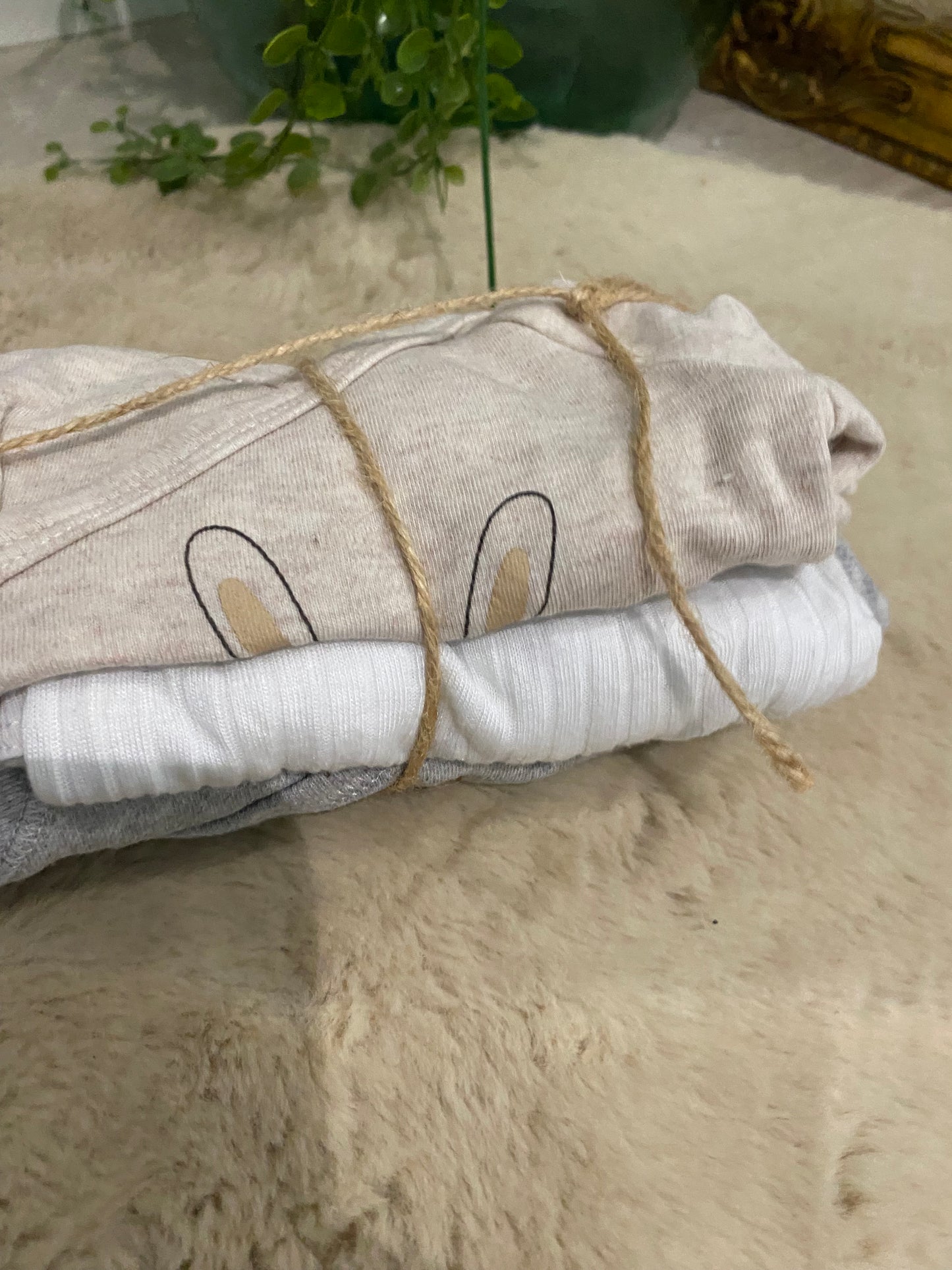 Lot de bodies bébé beige & gris – 1 mois – In Extenso