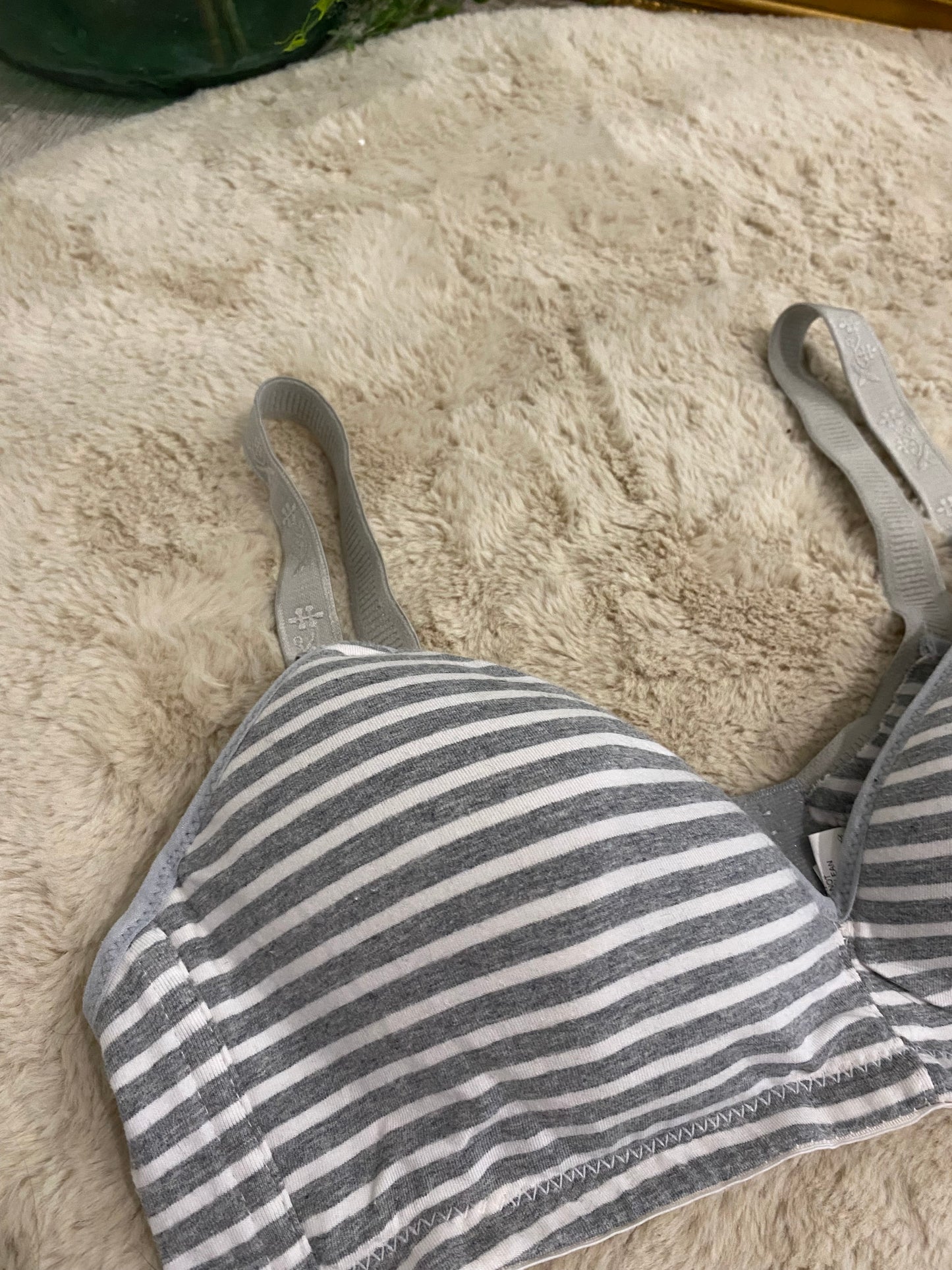 Soutien-gorge d’allaitement gris et blanc