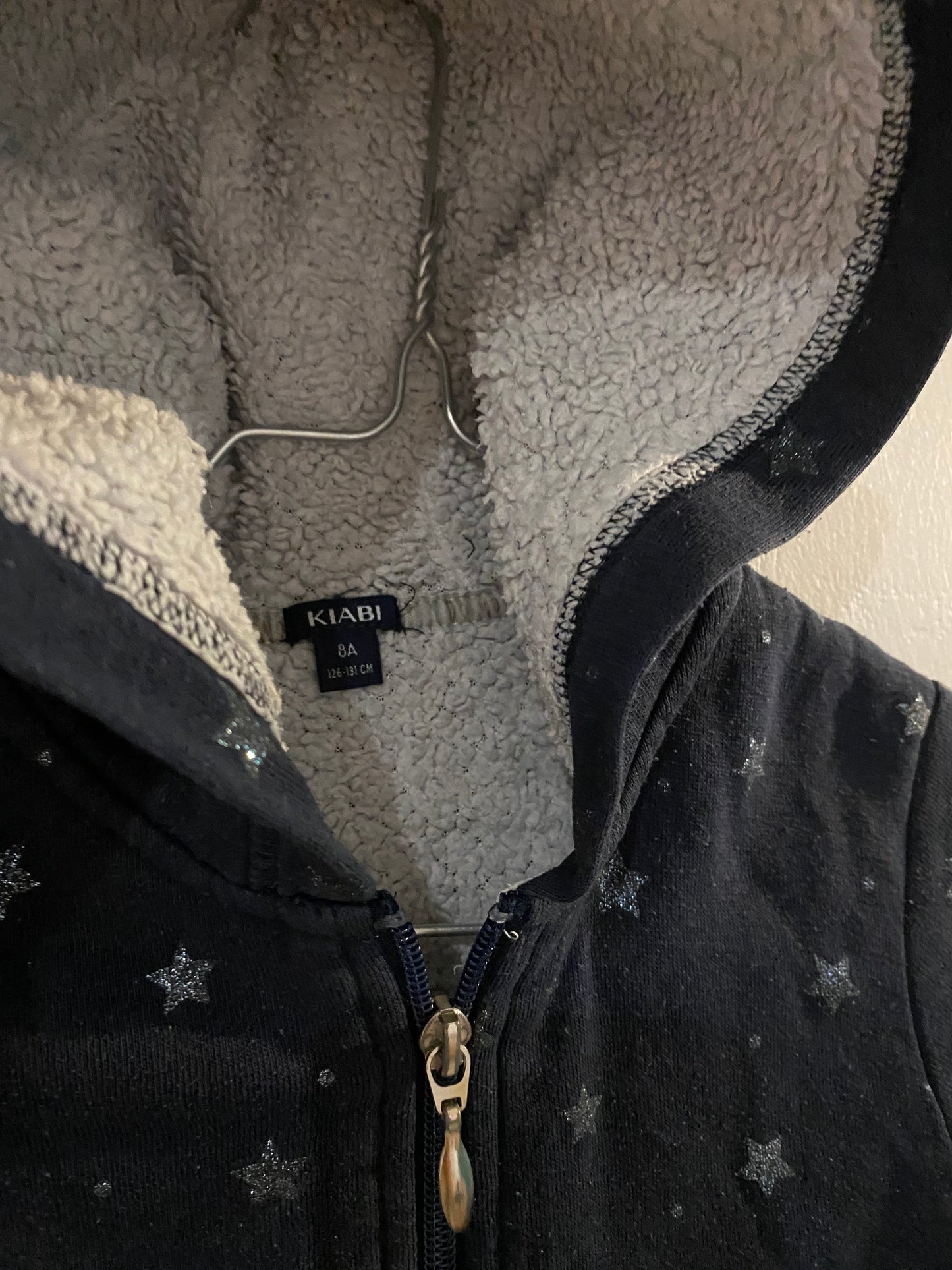 Gilet sweat à motif étoiles enfant – 8 ans – intérieur moumoute