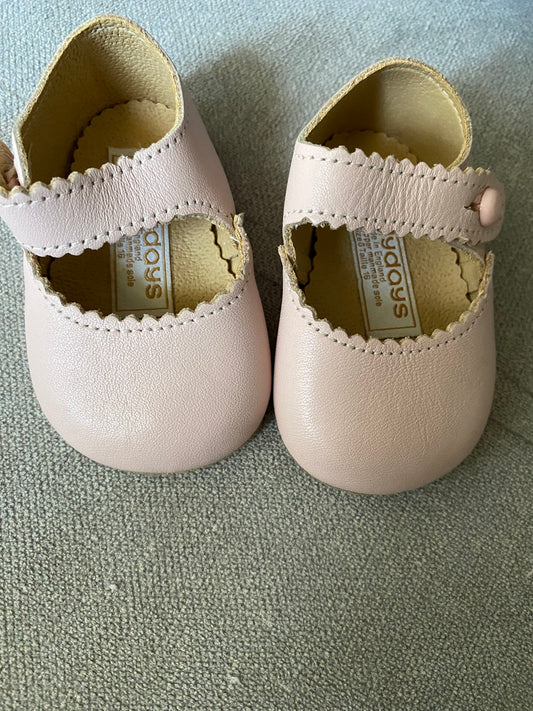 Chaussons bébé cuir rose pâle Early Days – Taille 16 – Souples & adorables