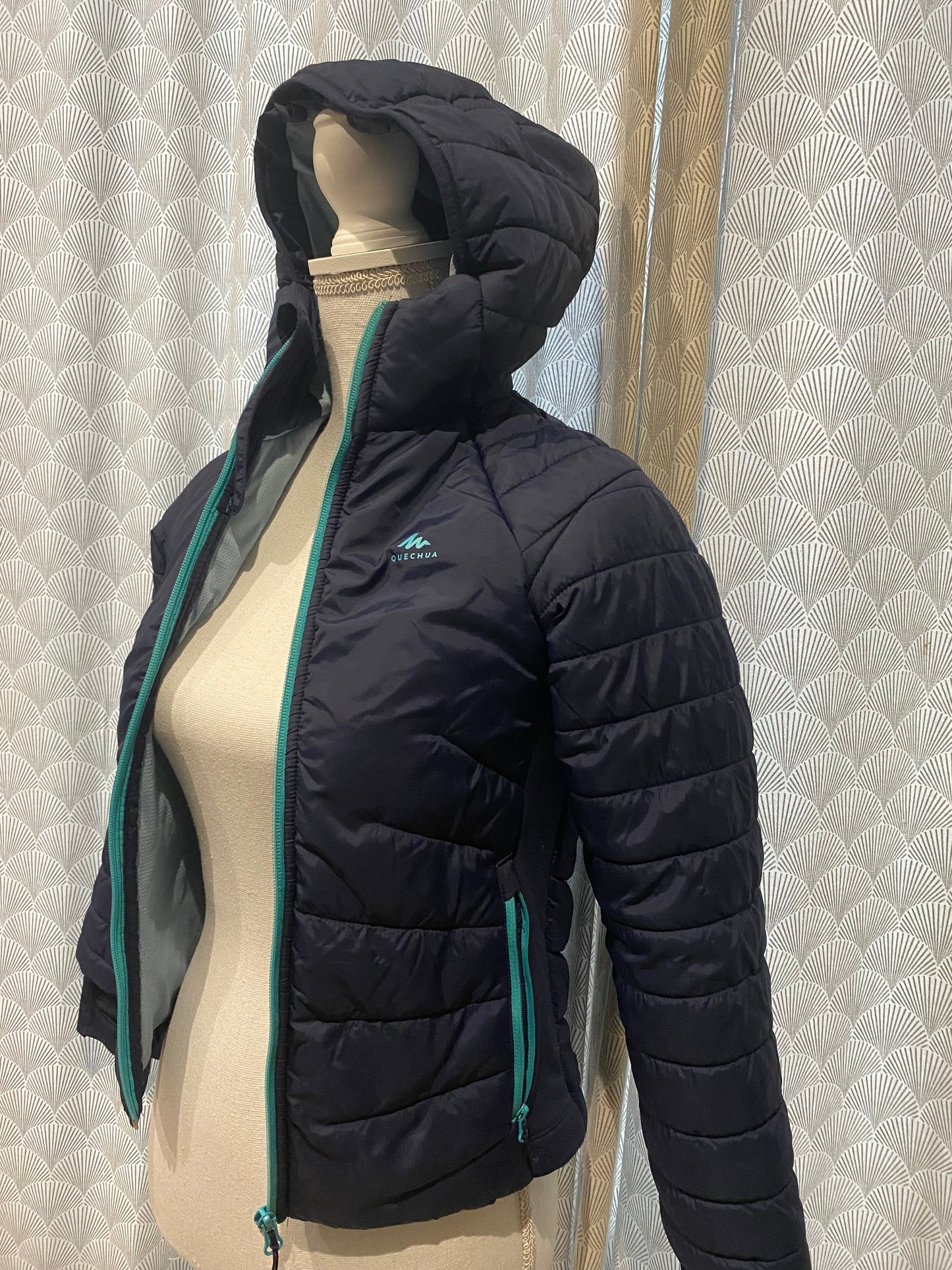 ❄️ Doudoune mi-saison bleu – Quechua – 8/9 ans – neuve sans étiquette